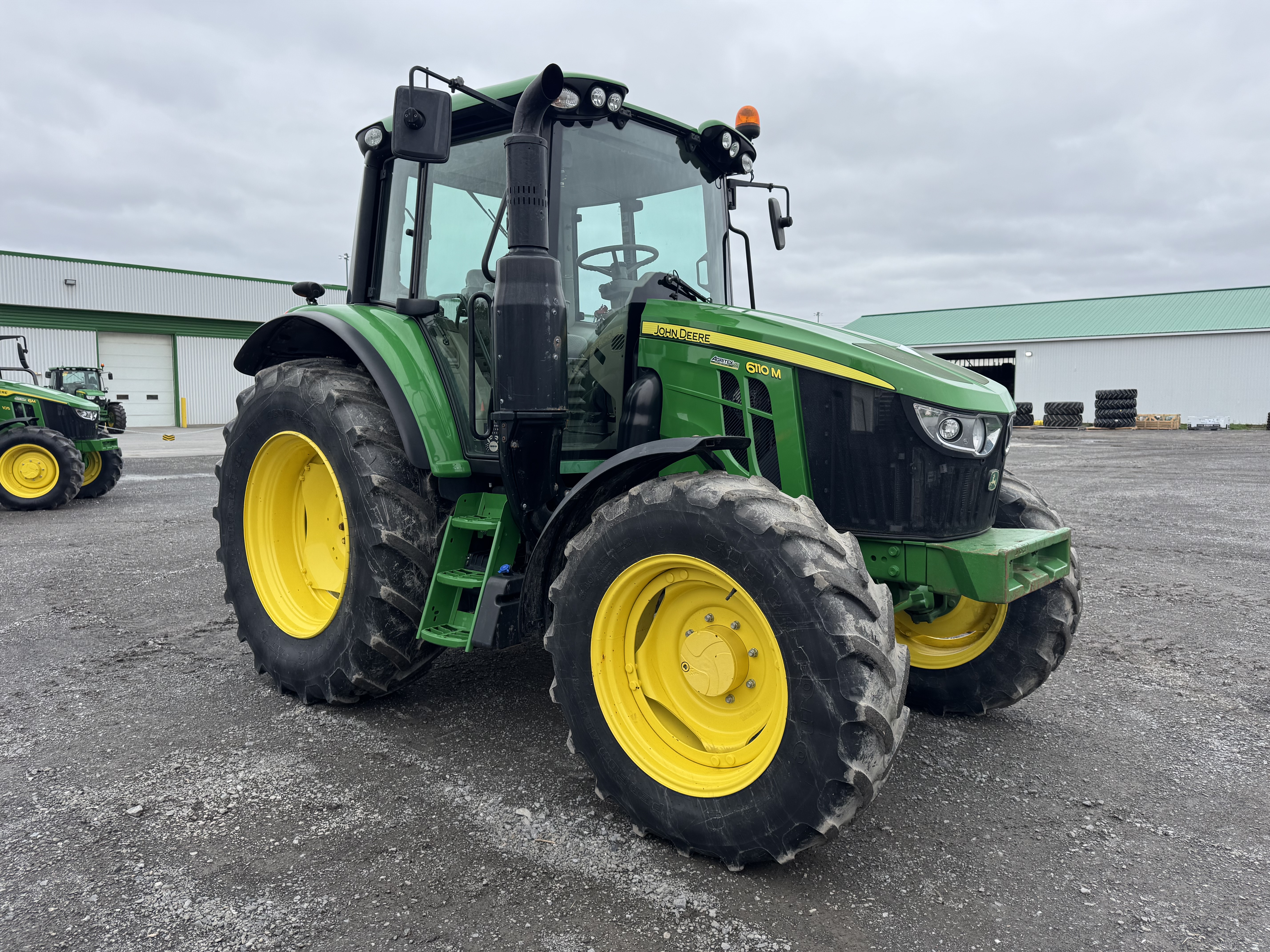 John Deere 6110M
