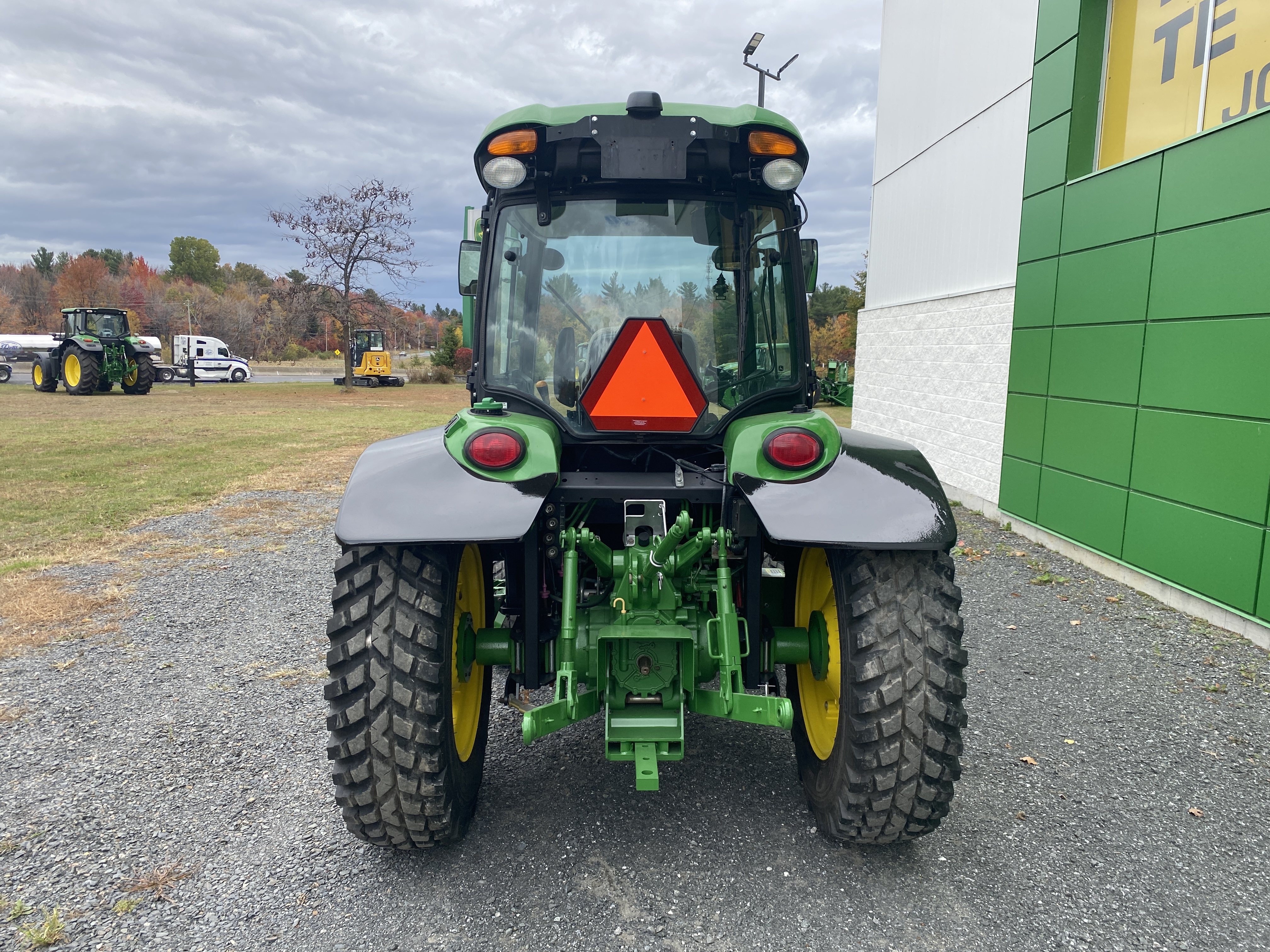 John Deere 4066R GRATTE NOKIAN 