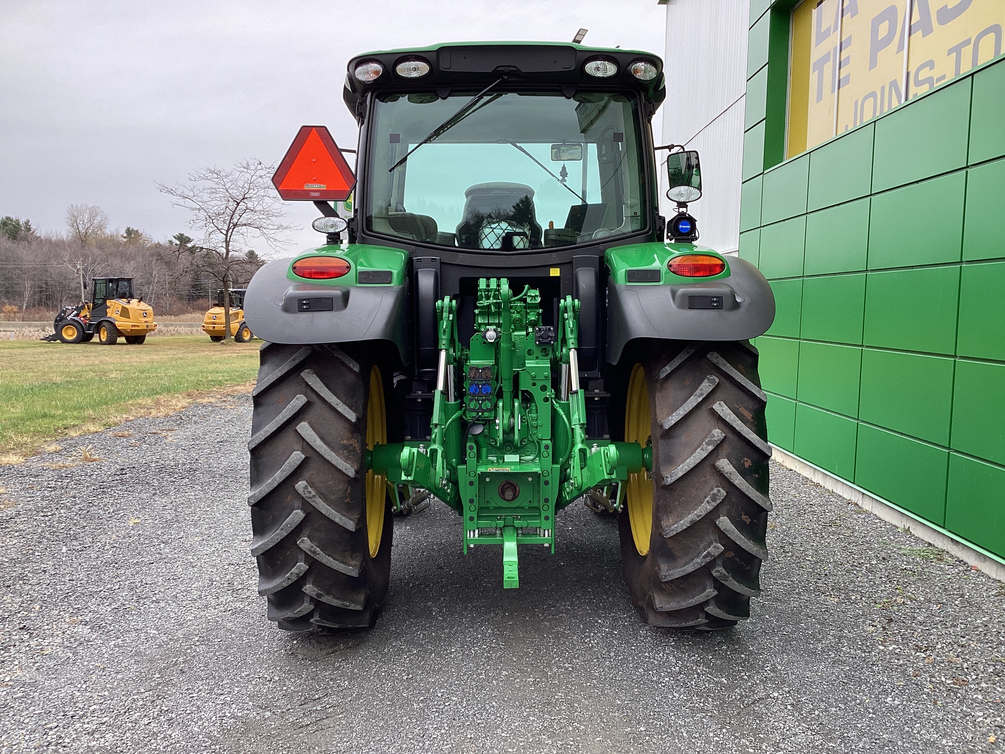 John Deere 6120R