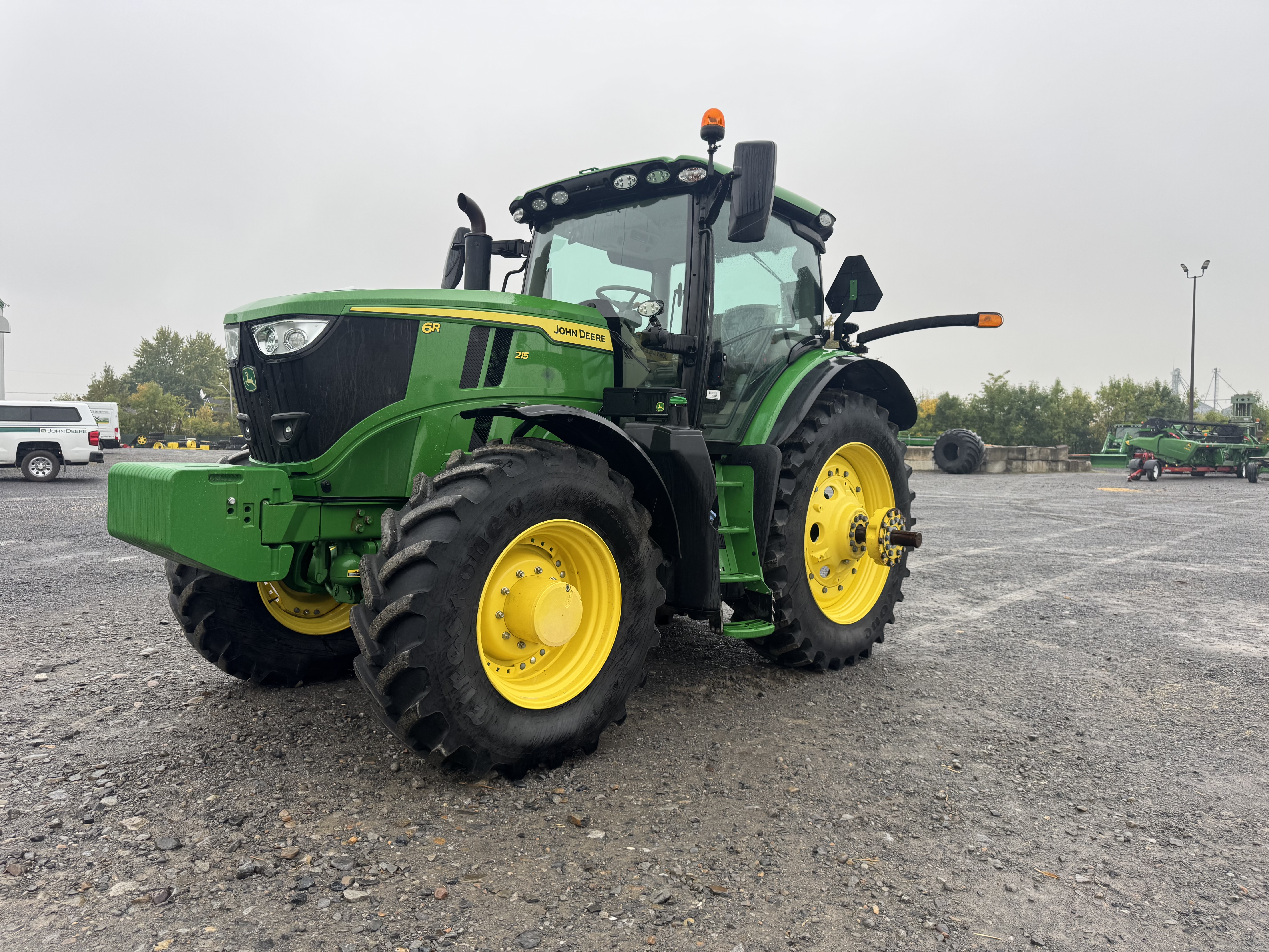 John Deere 6R 215  