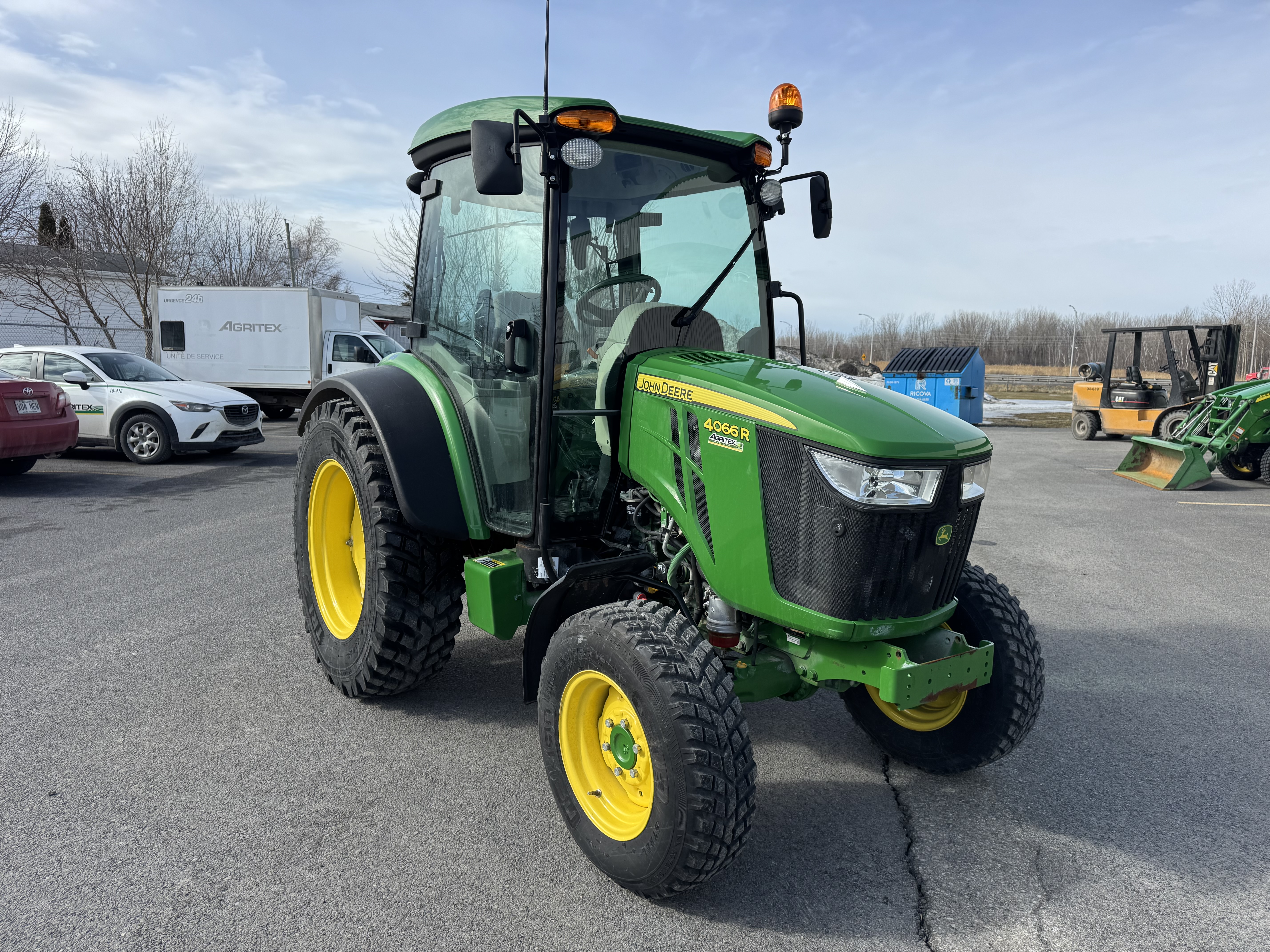 John Deere 4066R NOKIAN 