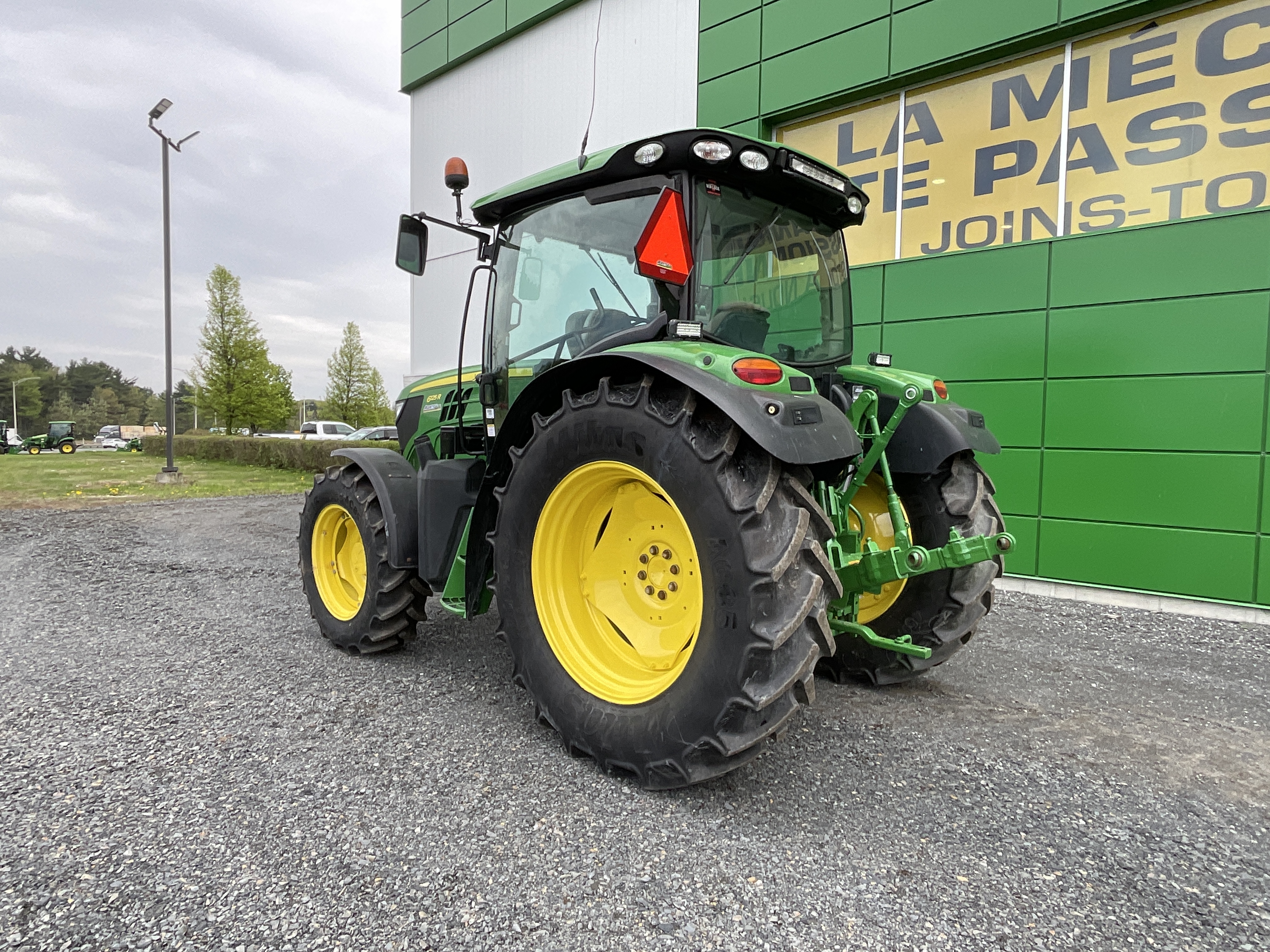 John Deere 6125R  