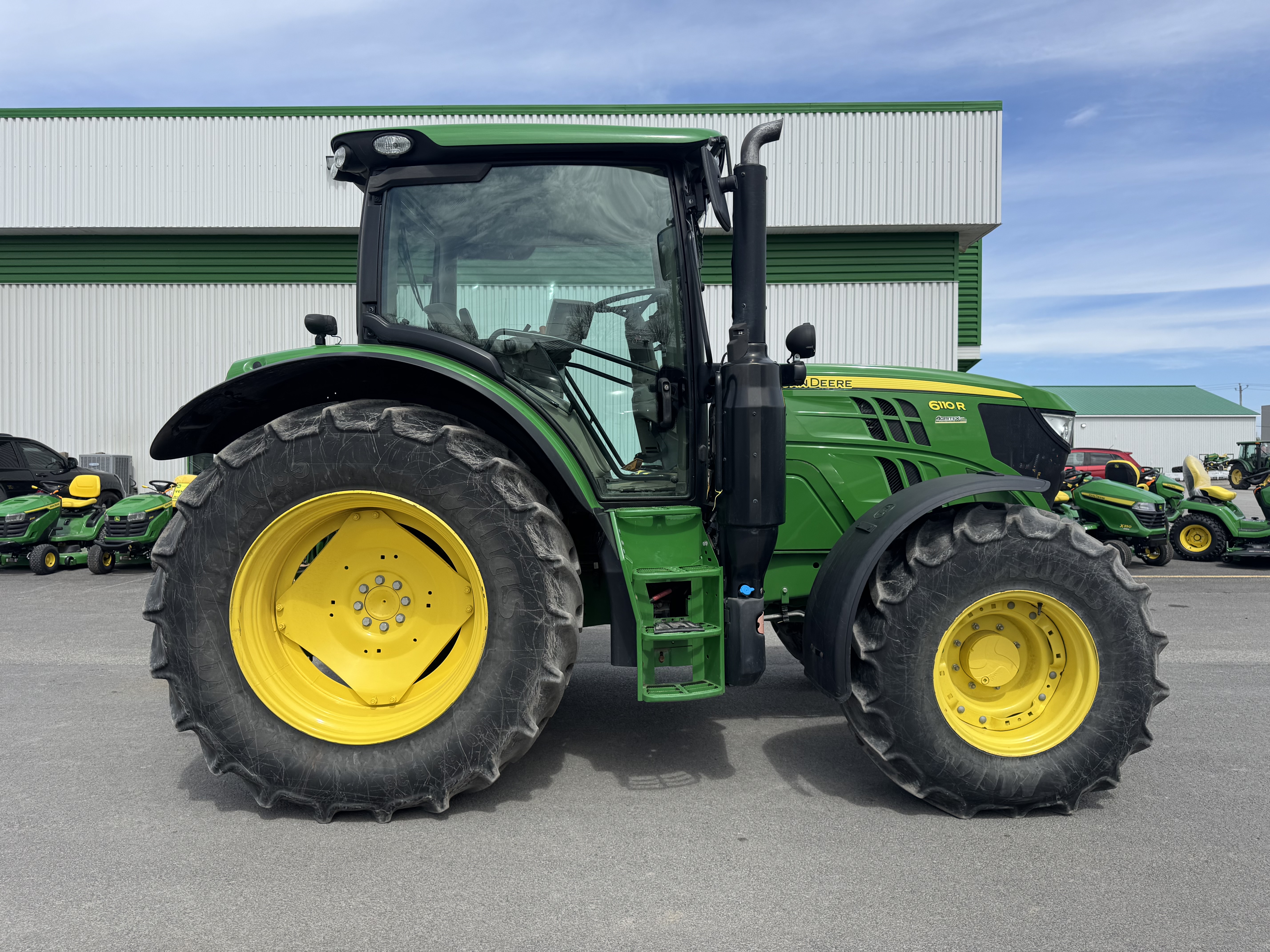 John Deere 6110R