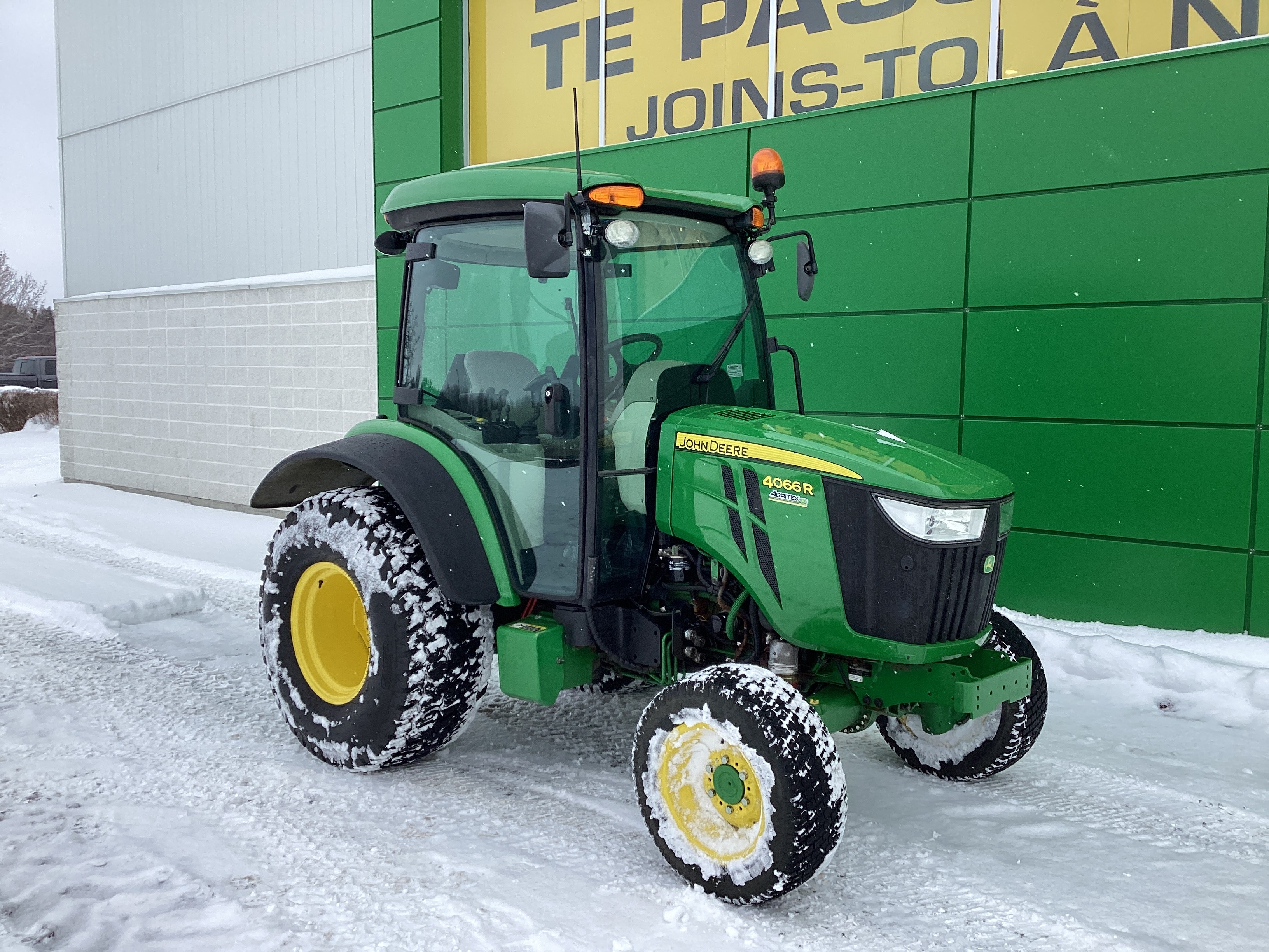 John Deere 4066R TURF