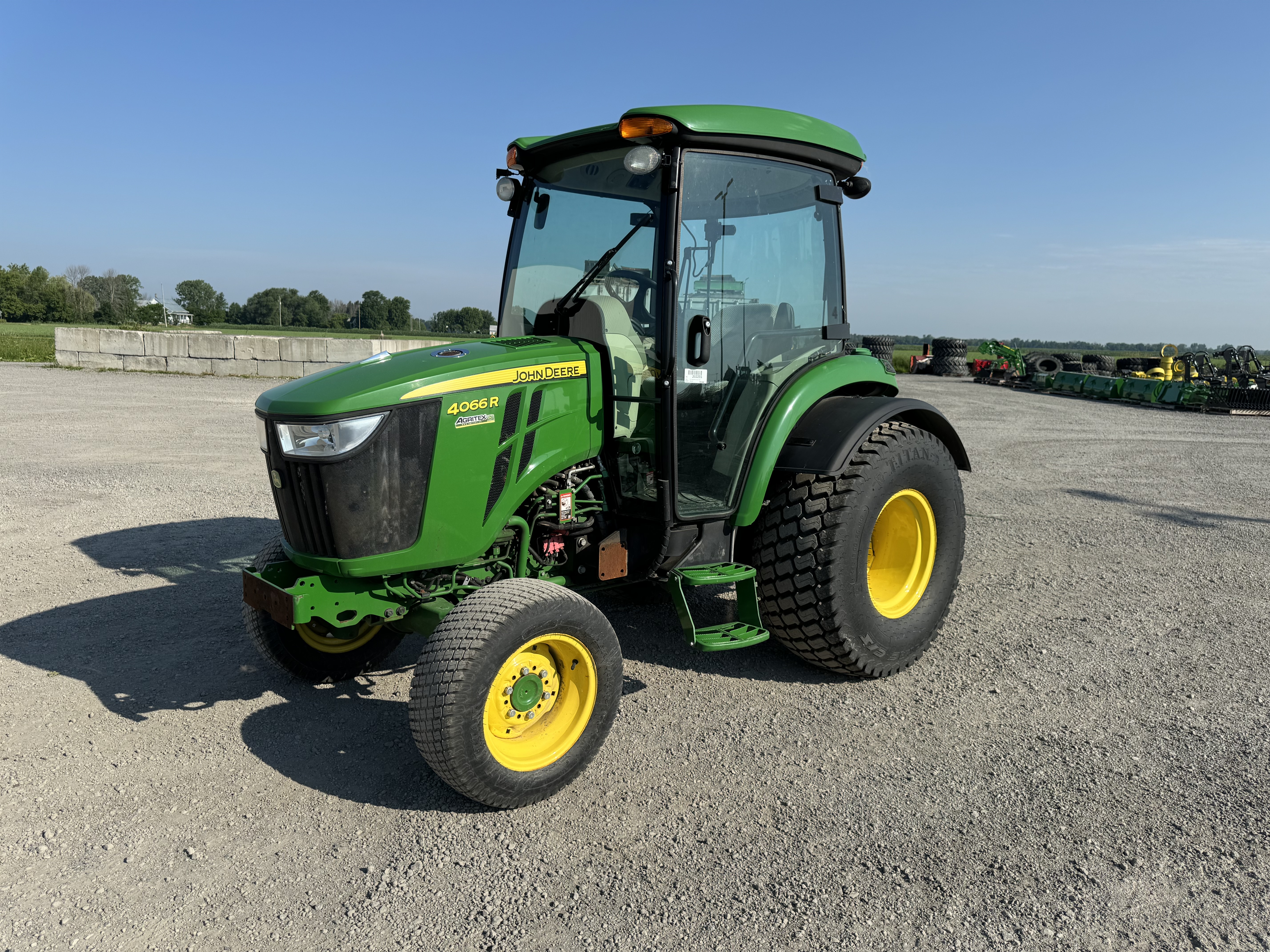 John Deere 4066R TURF    