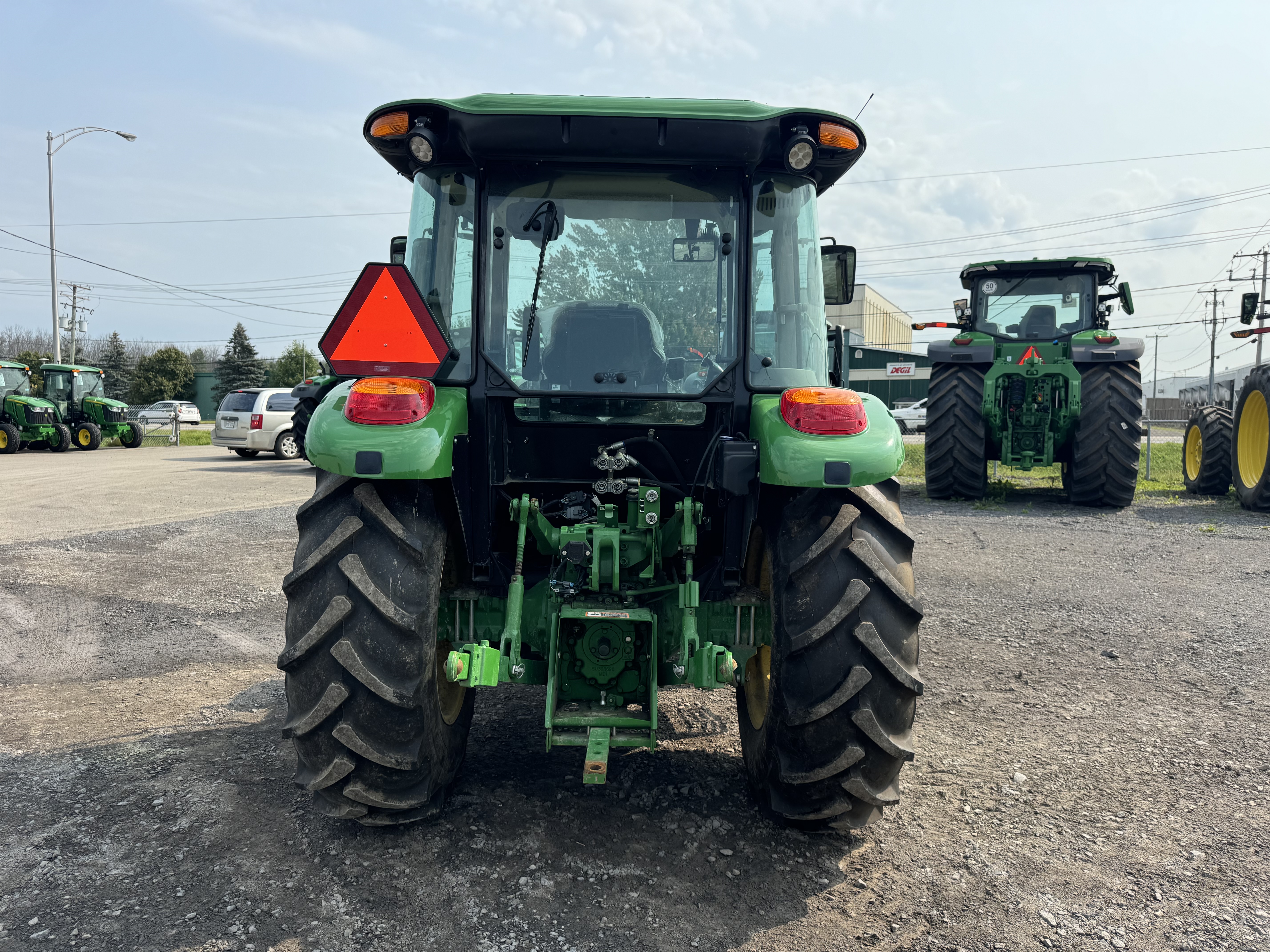 John Deere 5075E