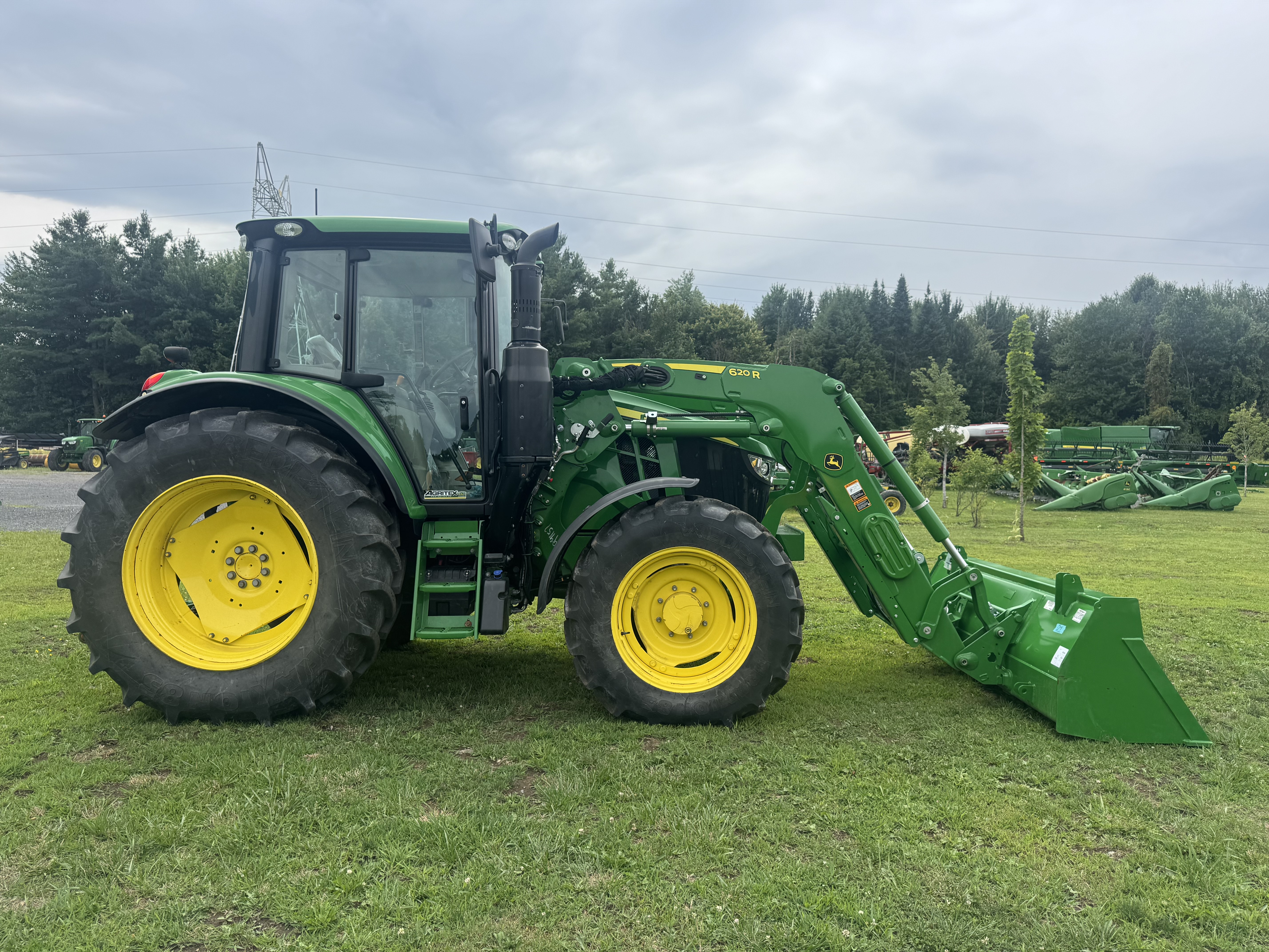 John Deere 6120M LOADER NSL