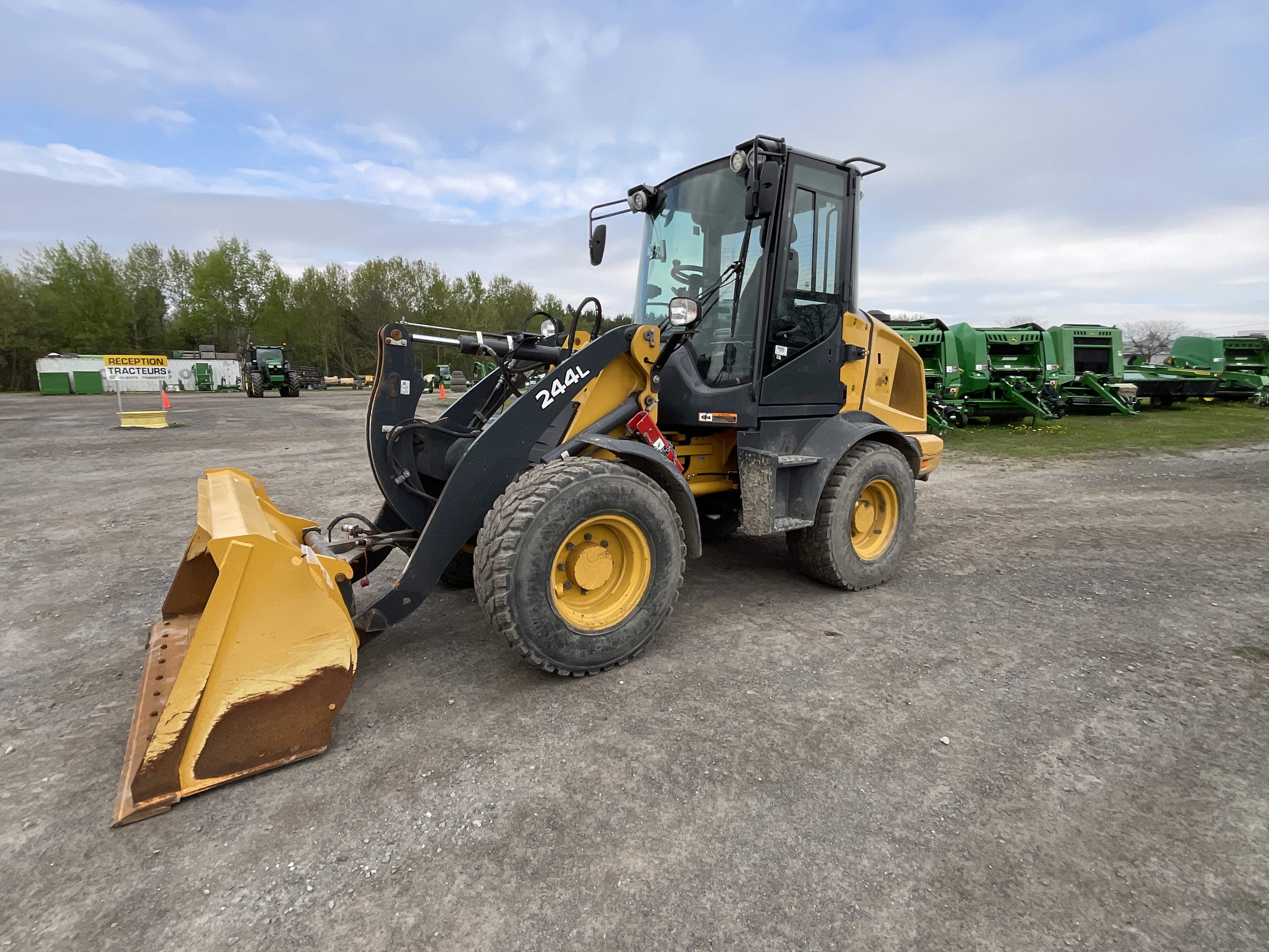 John Deere 244L