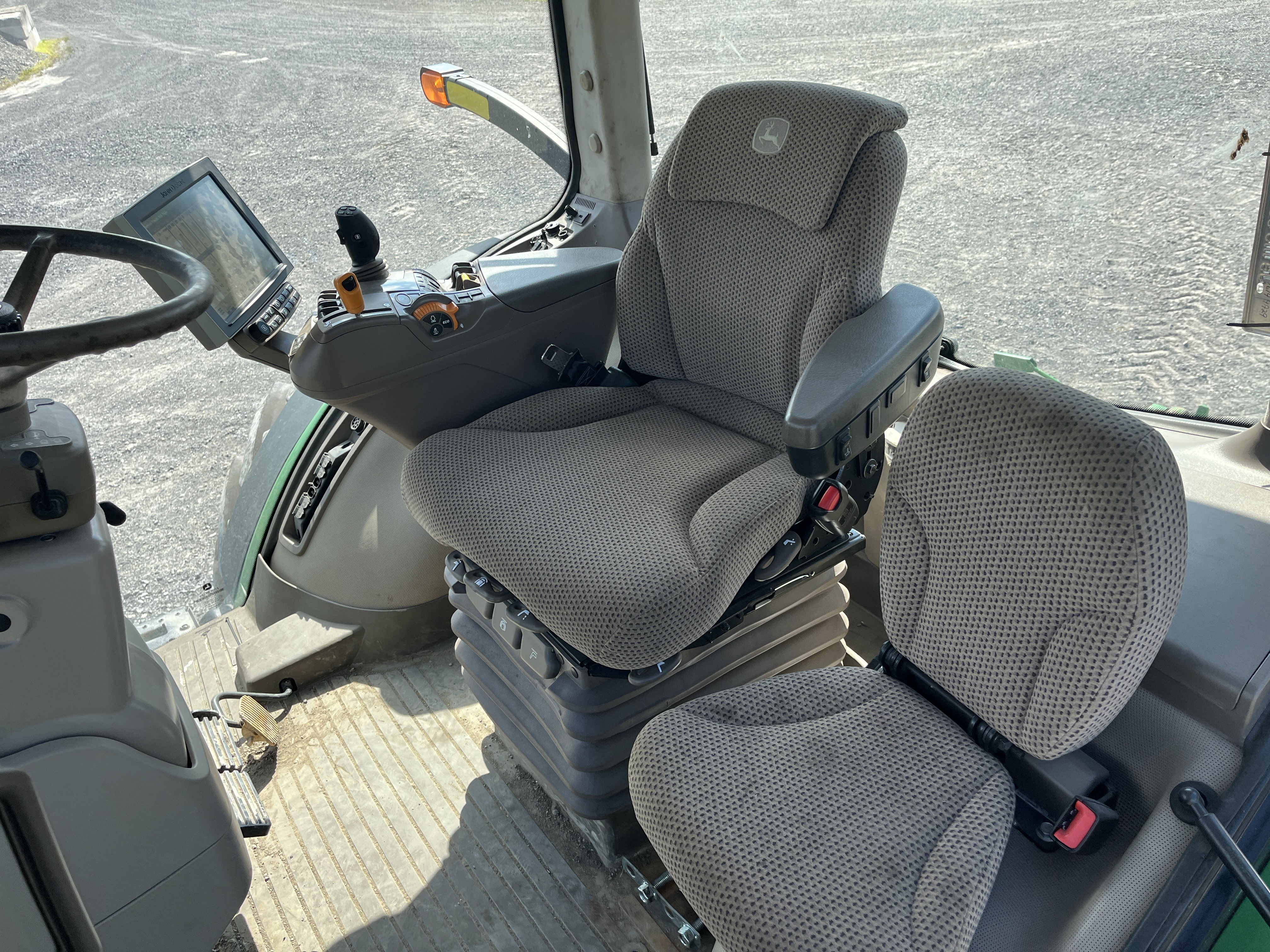 John Deere 7230R