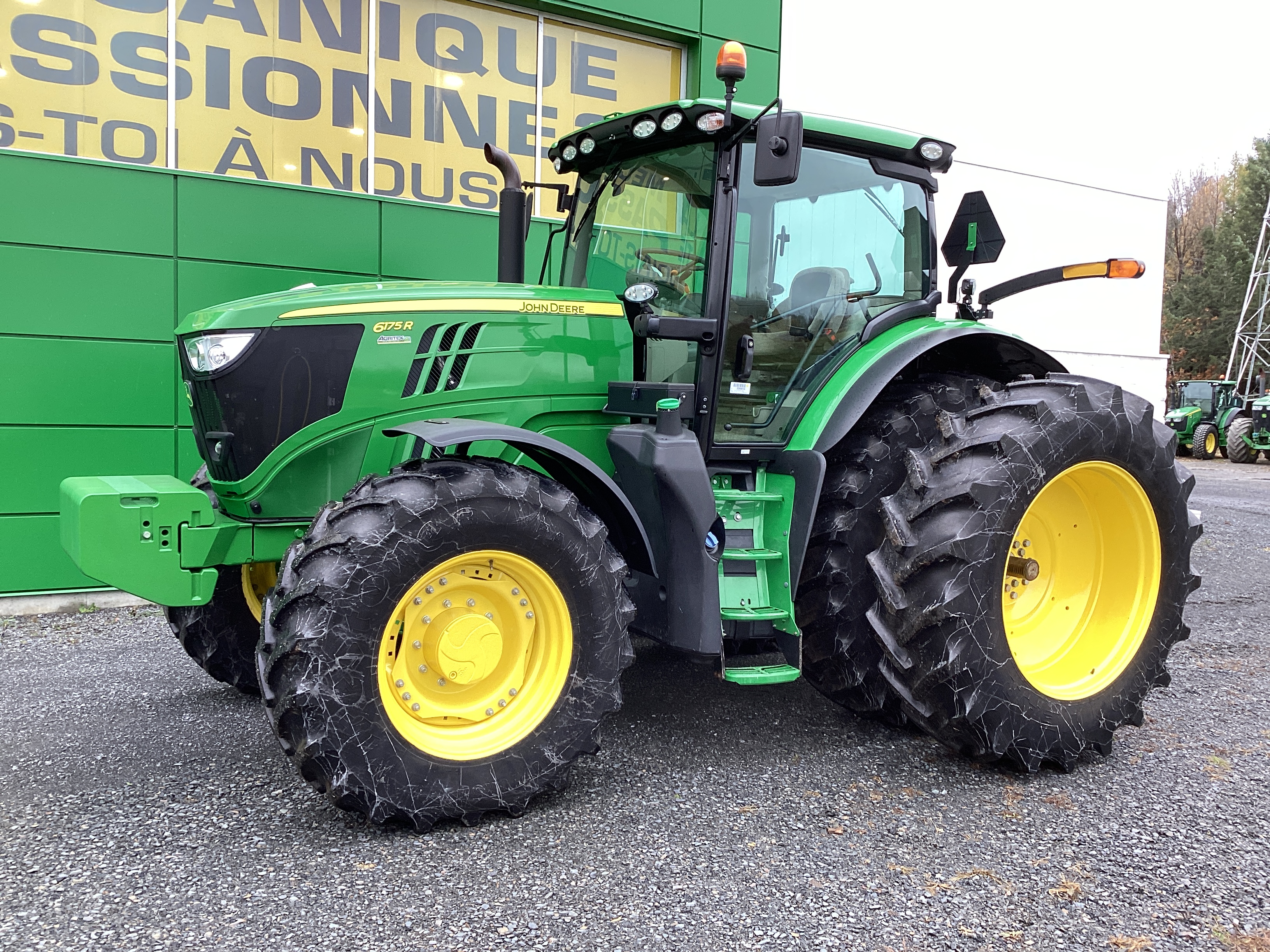 John Deere 6175R