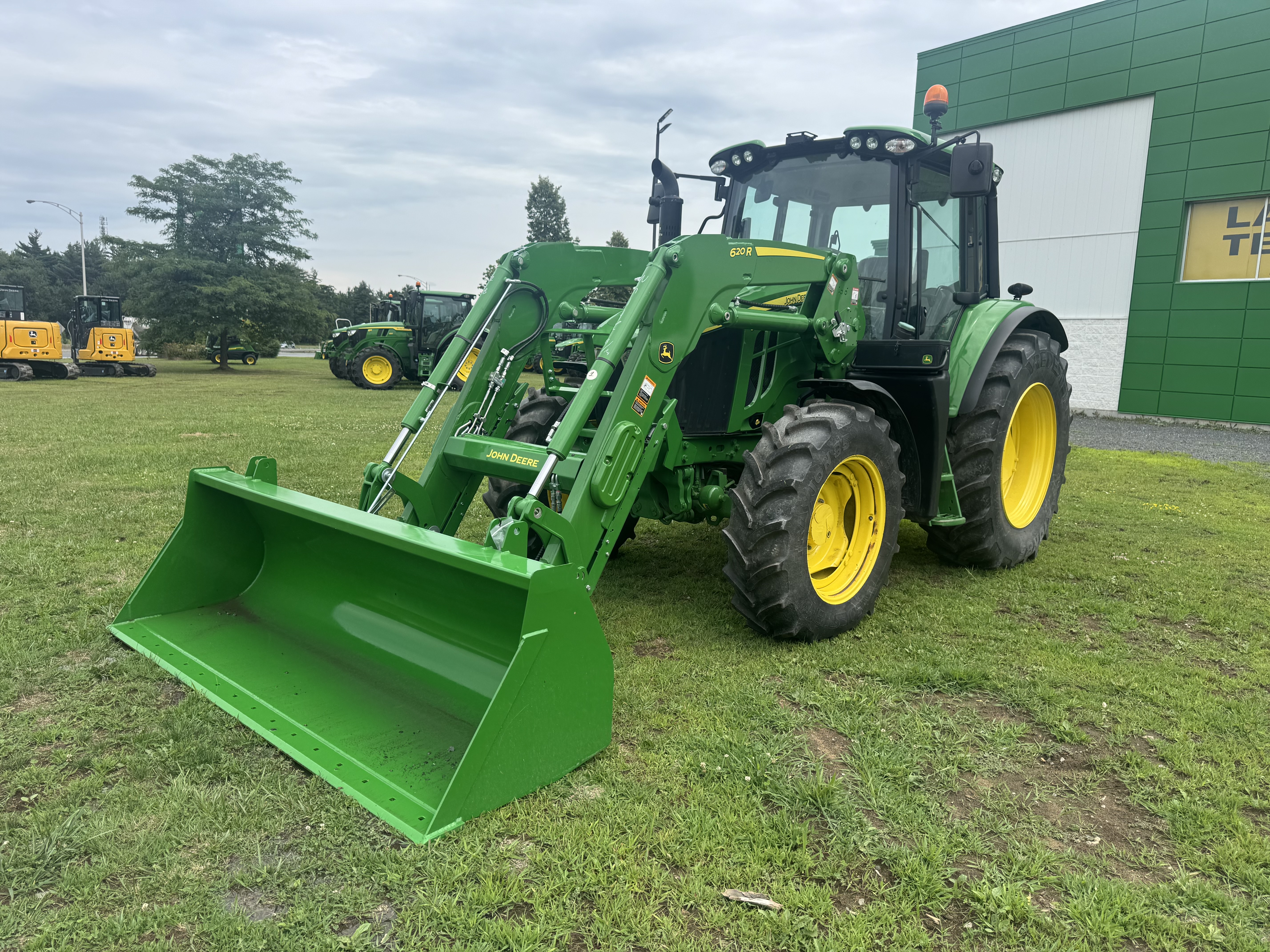John Deere 6120M LOADER NSL