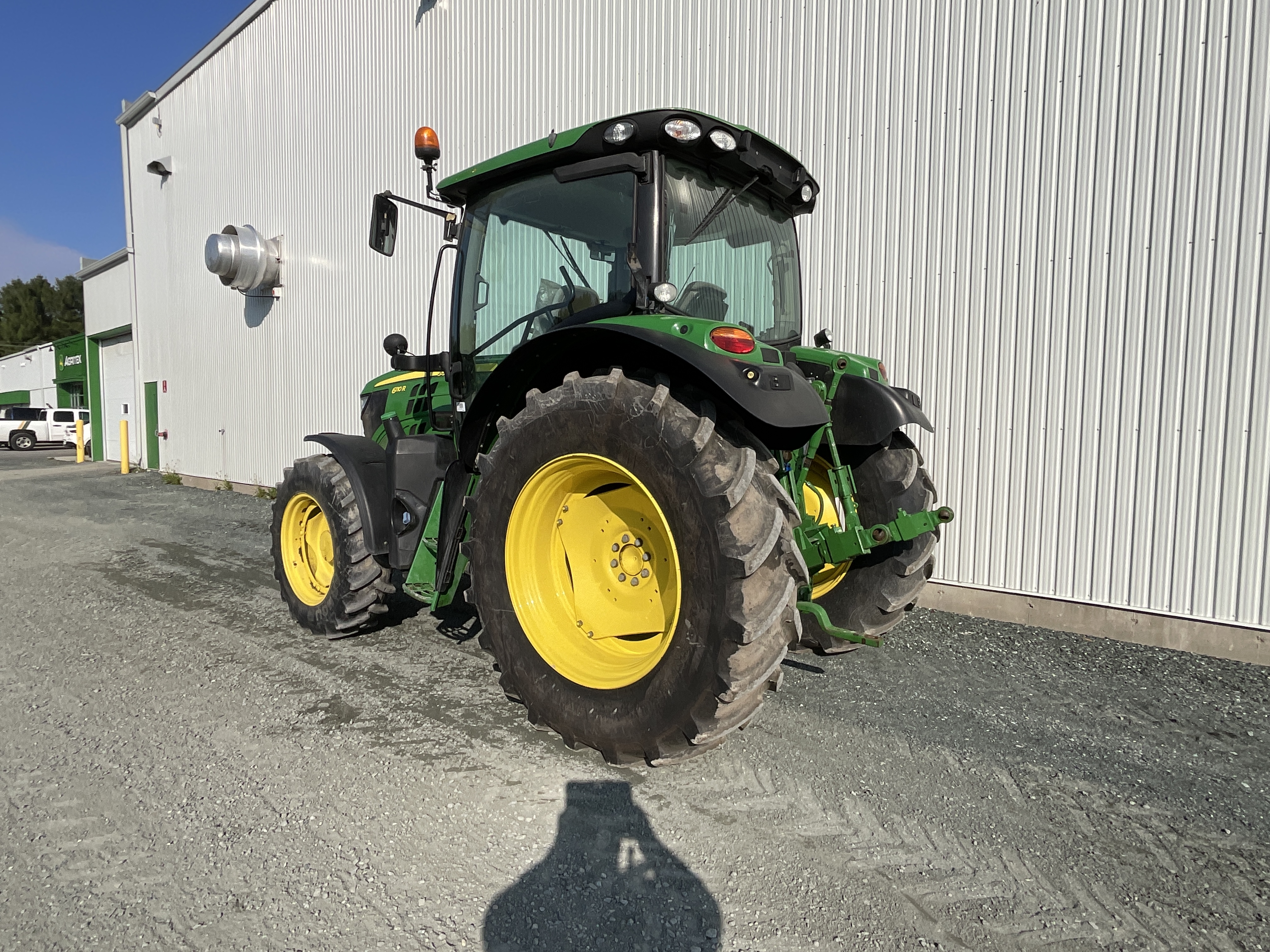 John Deere 6110R 