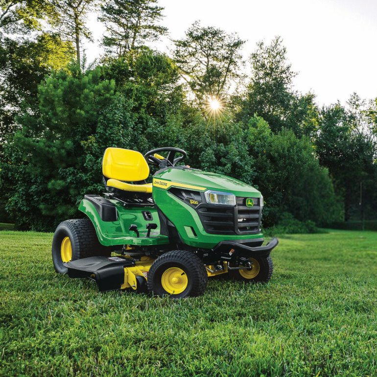 Un tracteur à gazon John Deere pour chaque besoin