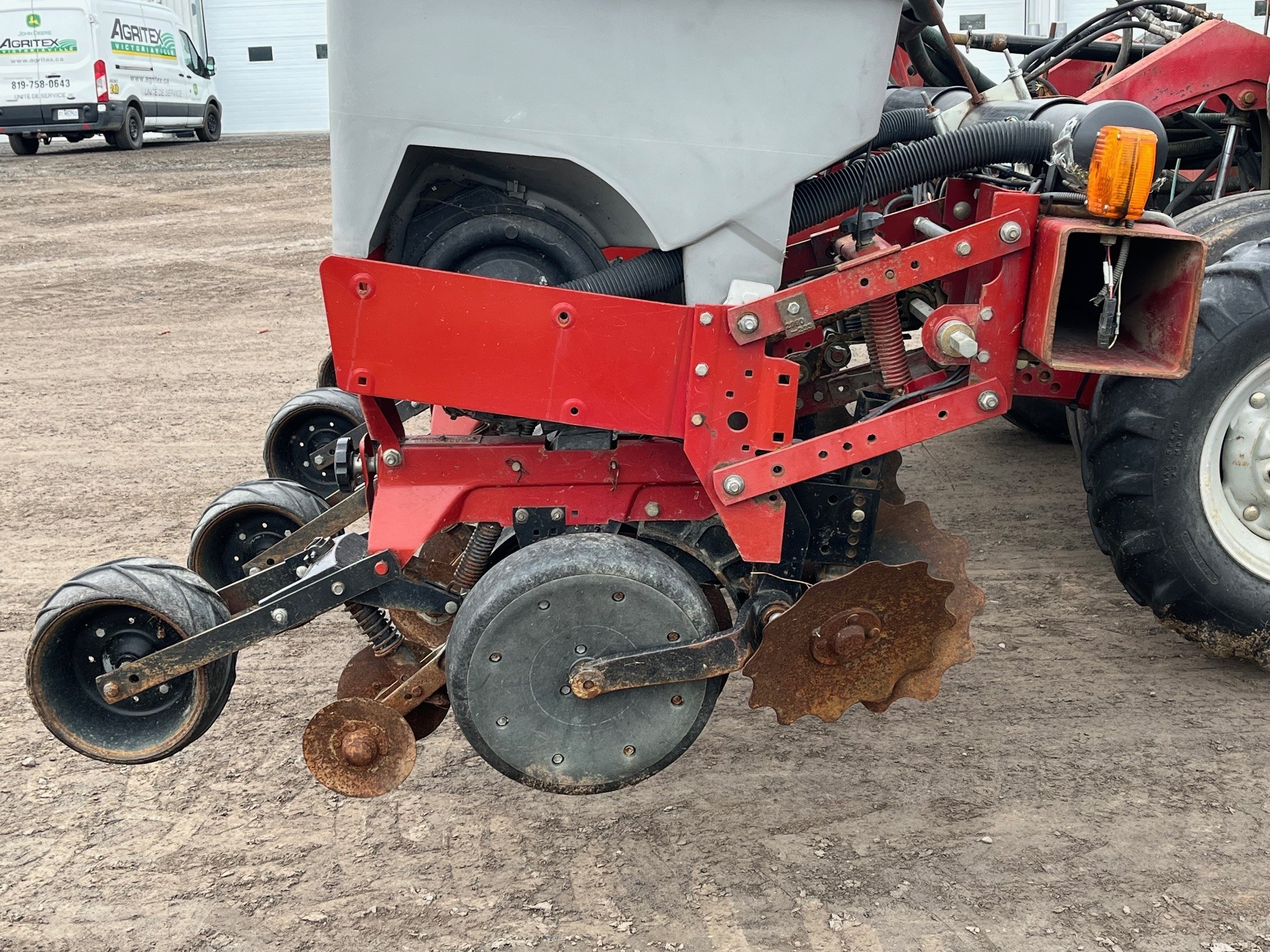 Case/IH 1200 8rg + boite semence aulari