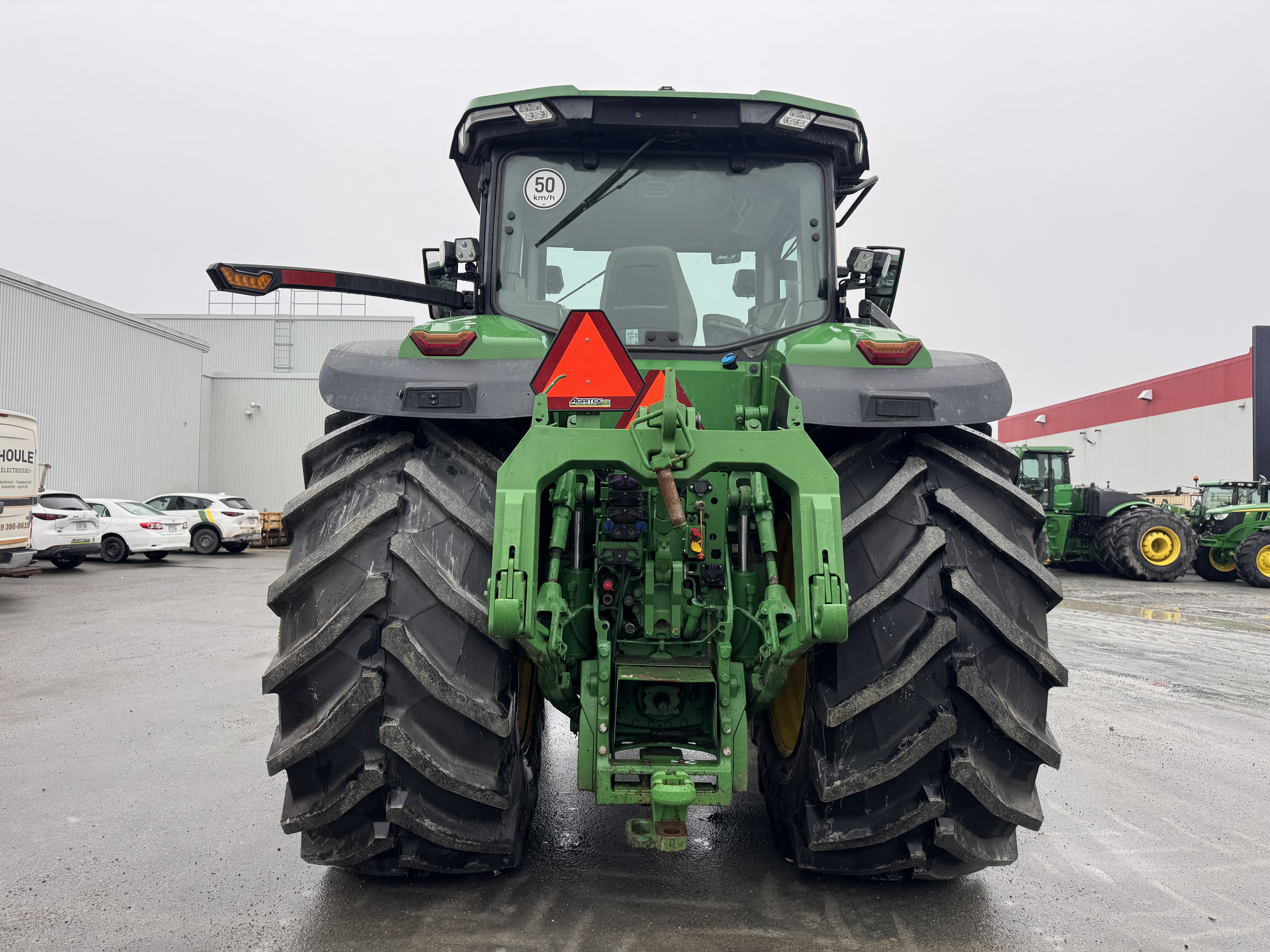 John Deere 8R 370 FRT HTCH PTO