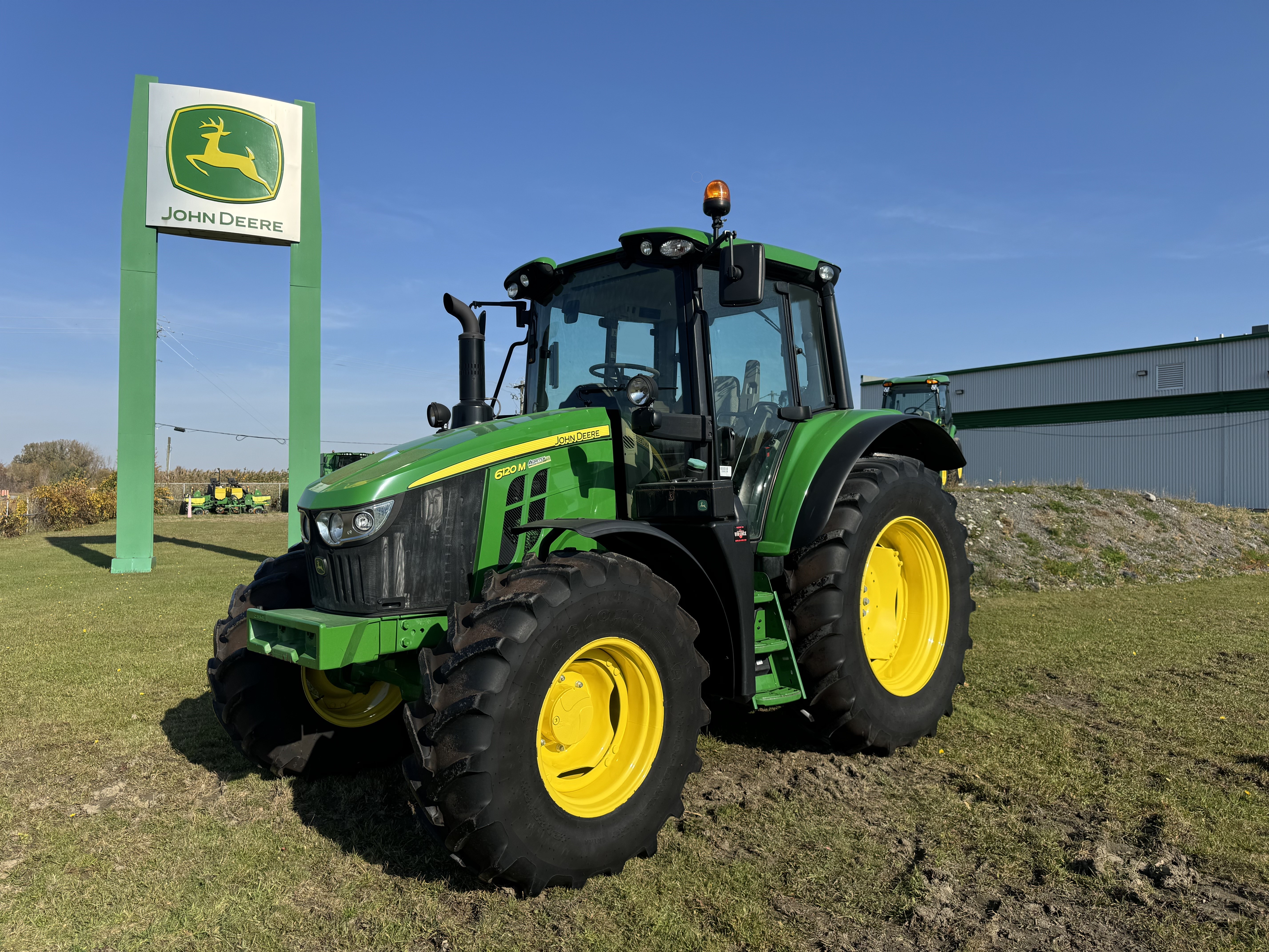 John Deere 6120M