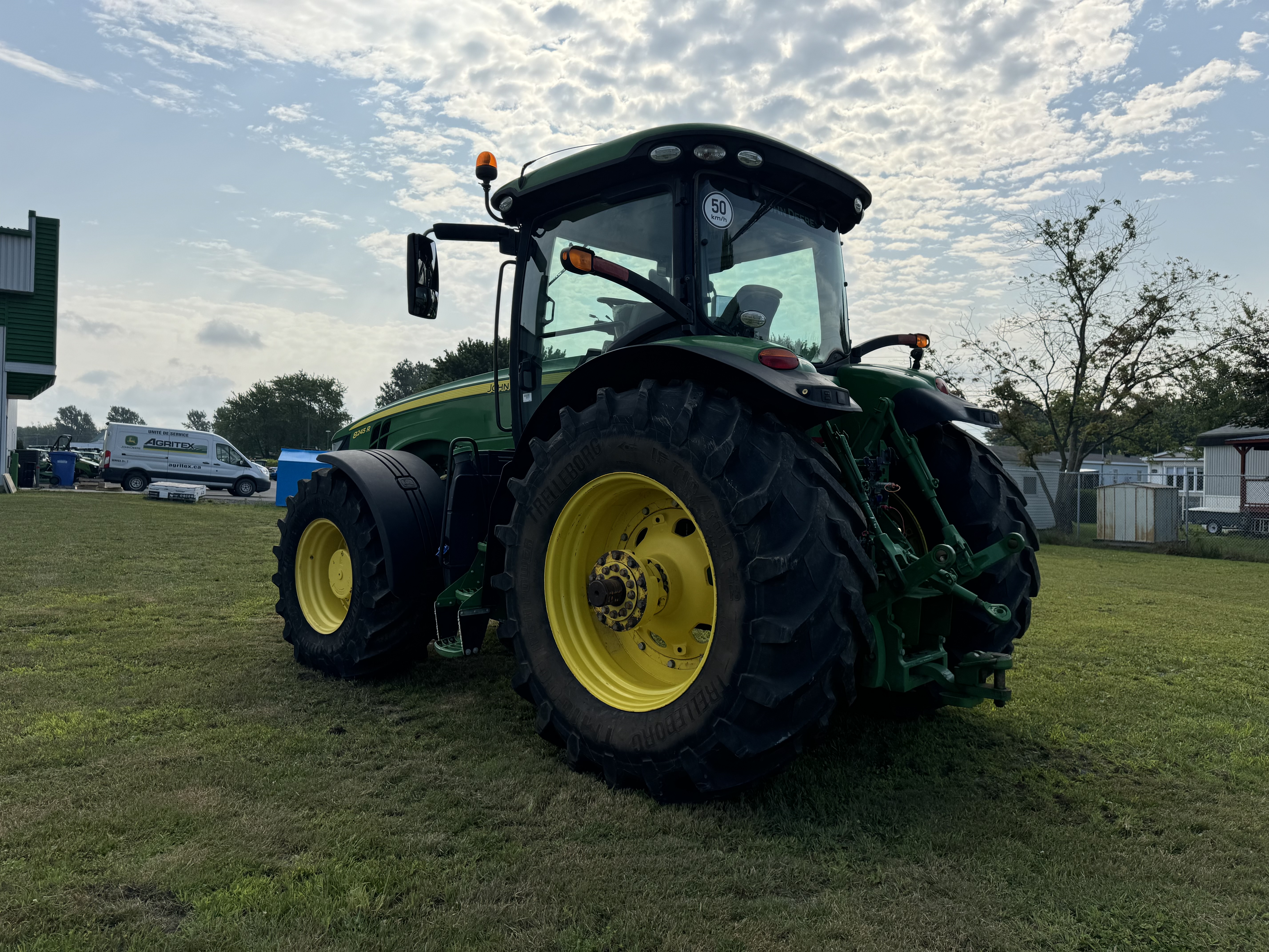 John Deere 8245R