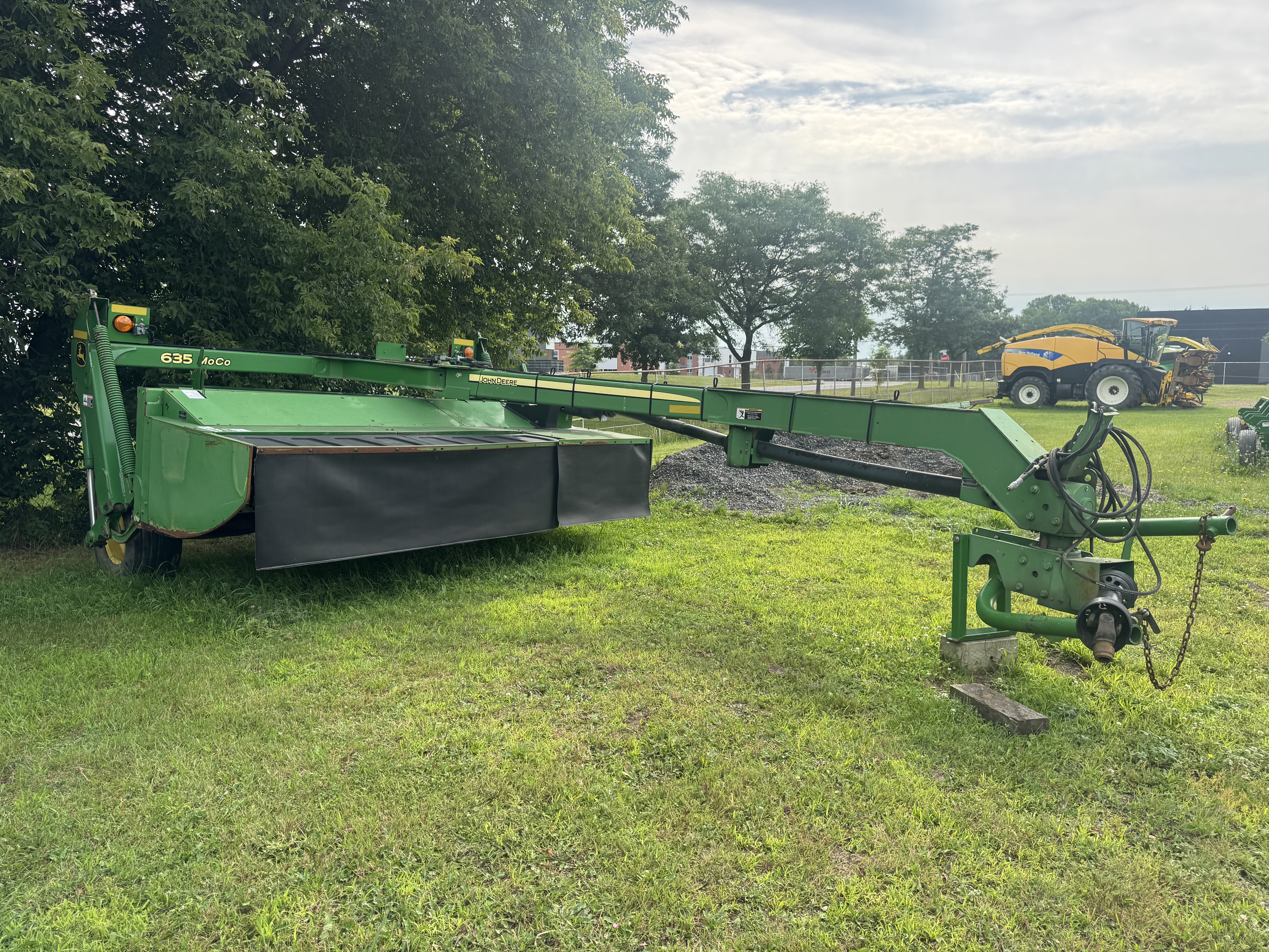 John Deere 635