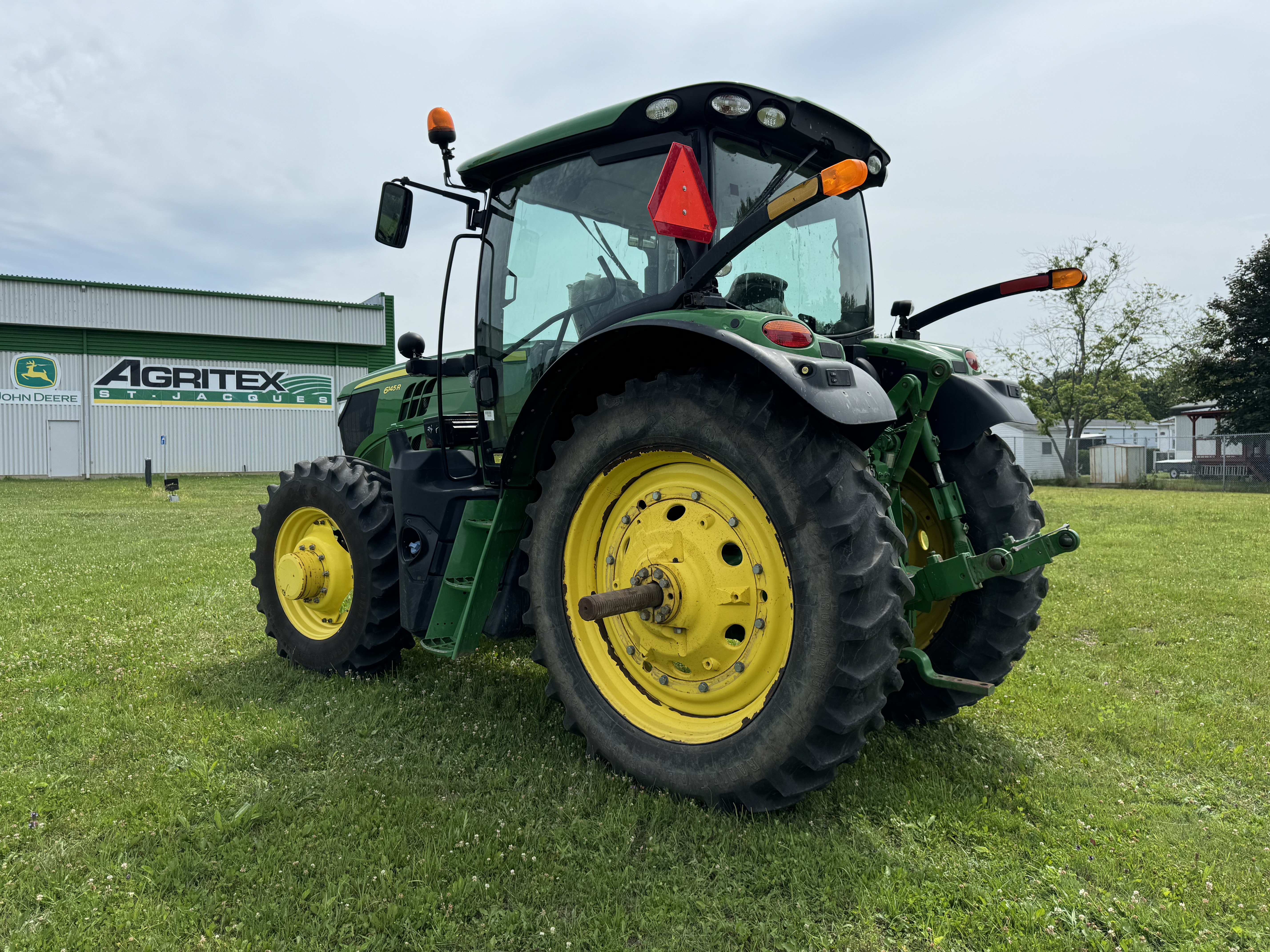 John Deere 6145R 