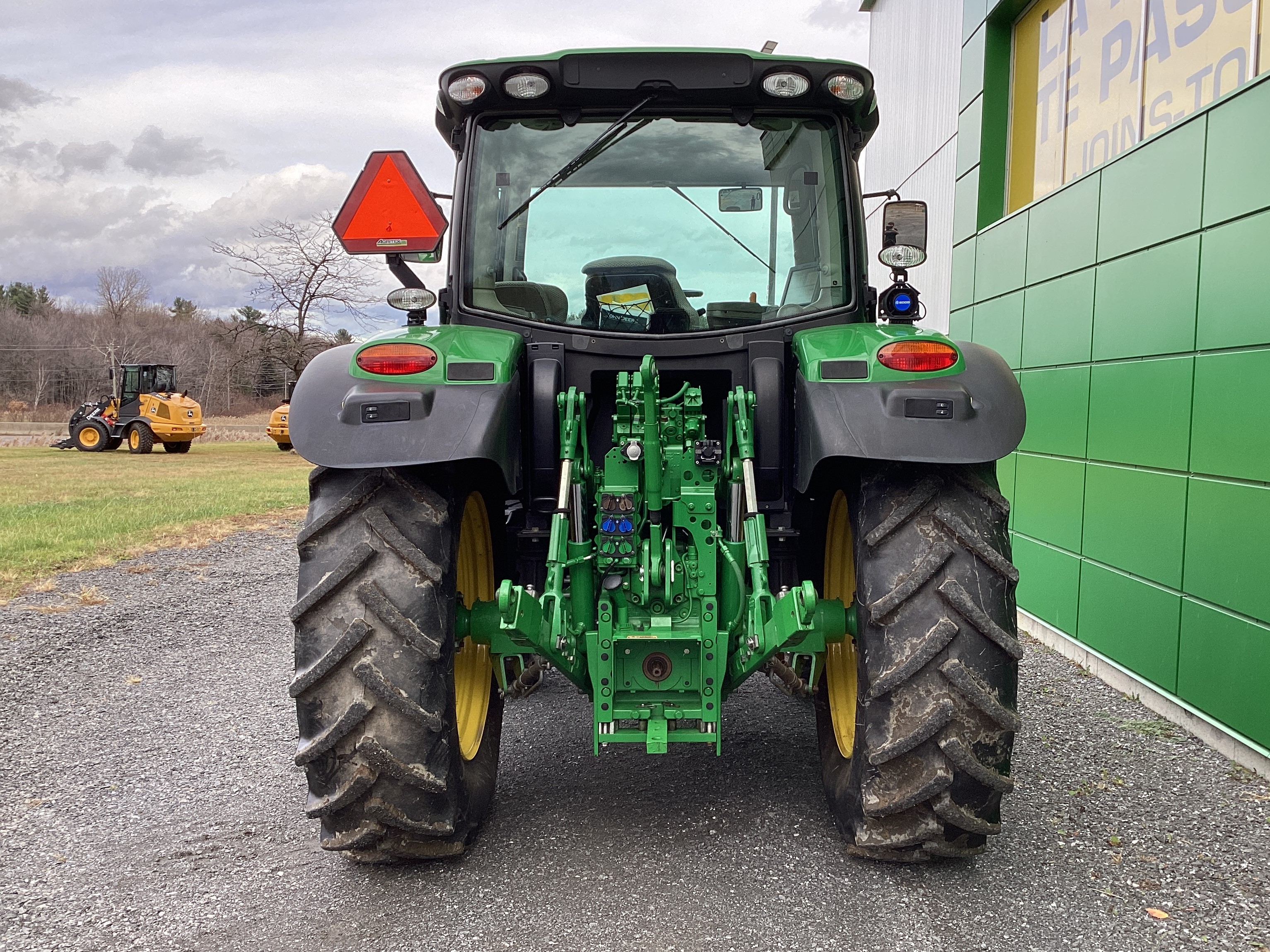 John Deere 6120R