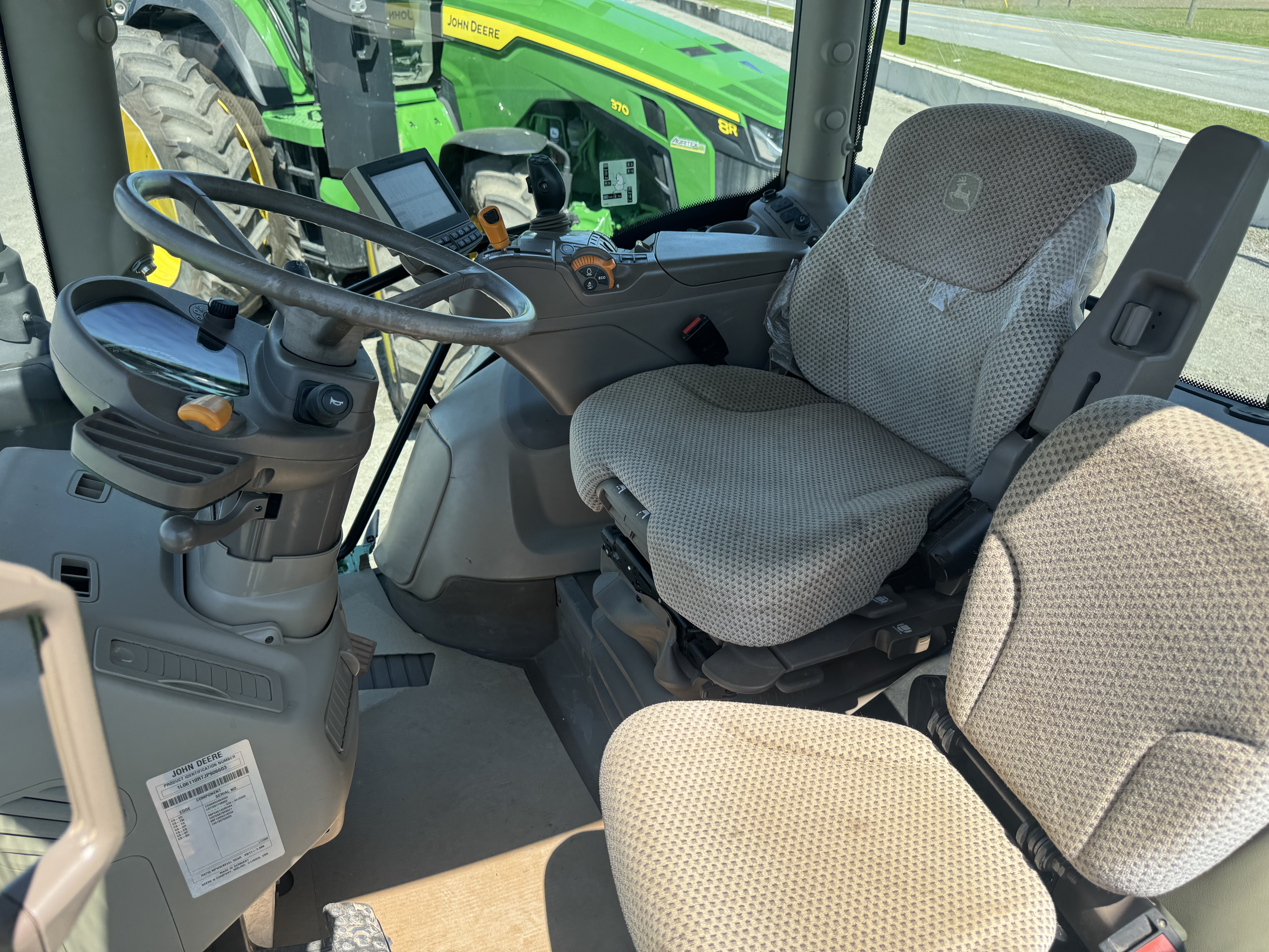 John Deere 6110R