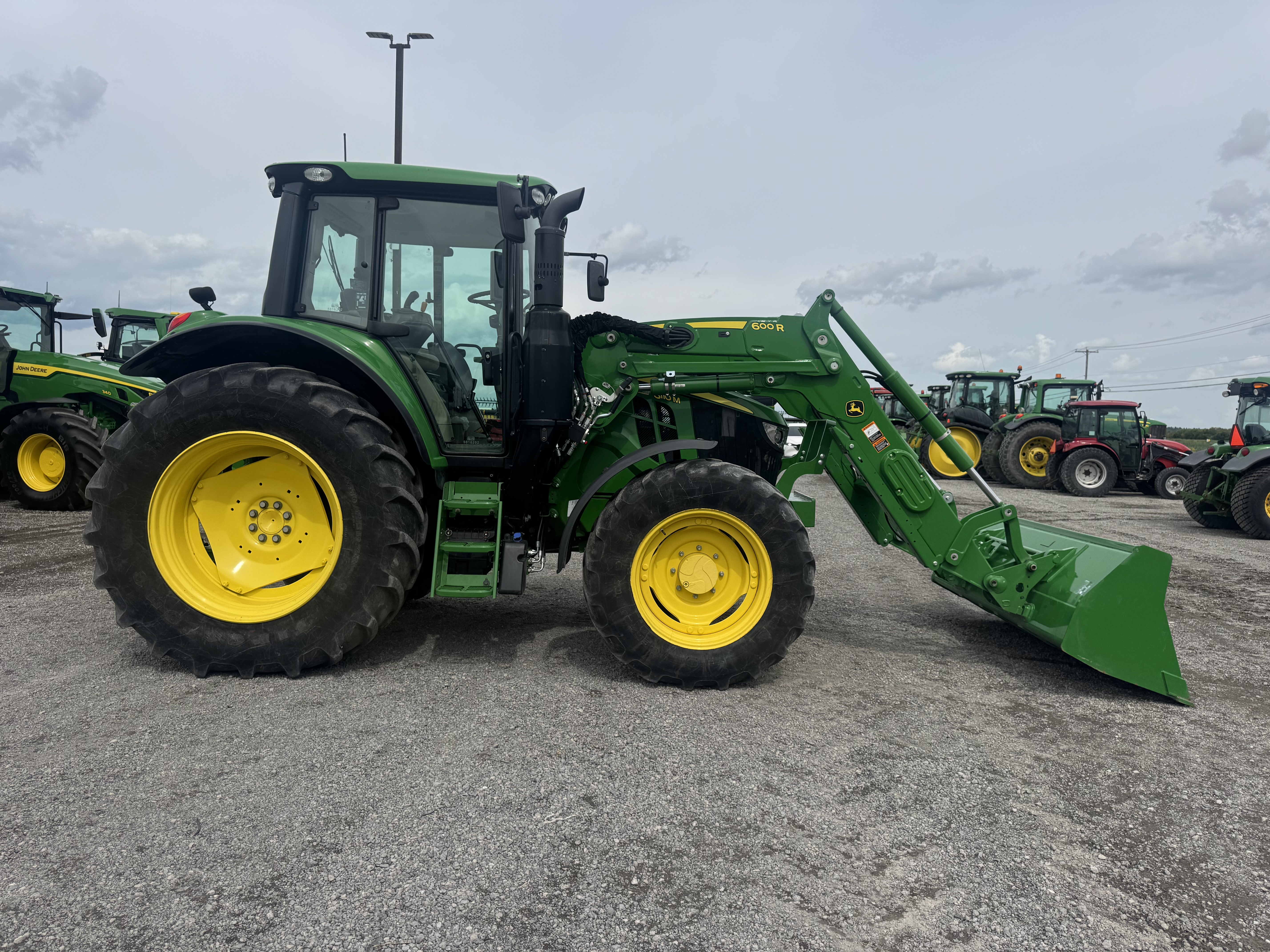 John Deere 6110M 