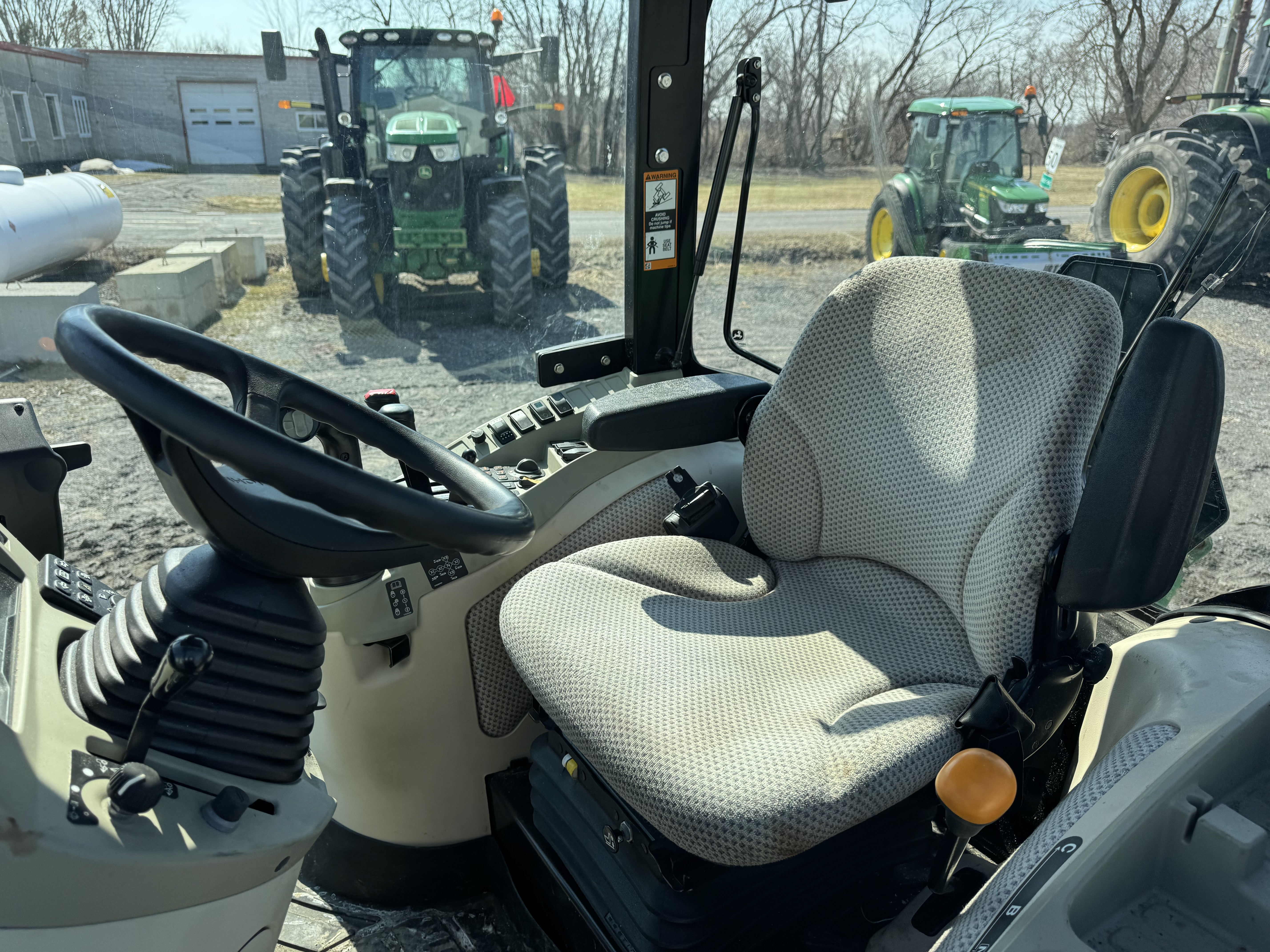 John Deere 4066R NOKIAN 