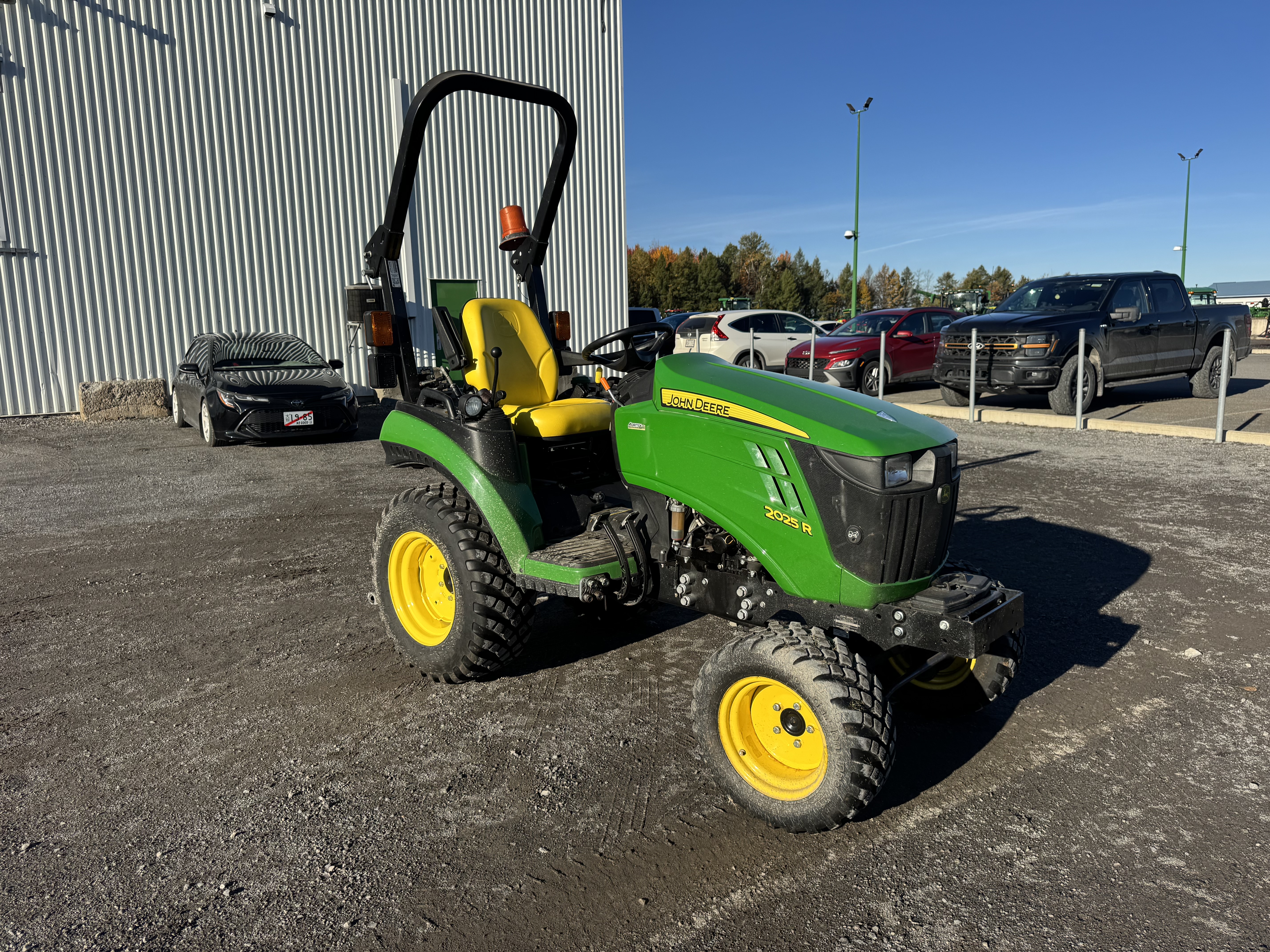 John Deere 2025R
