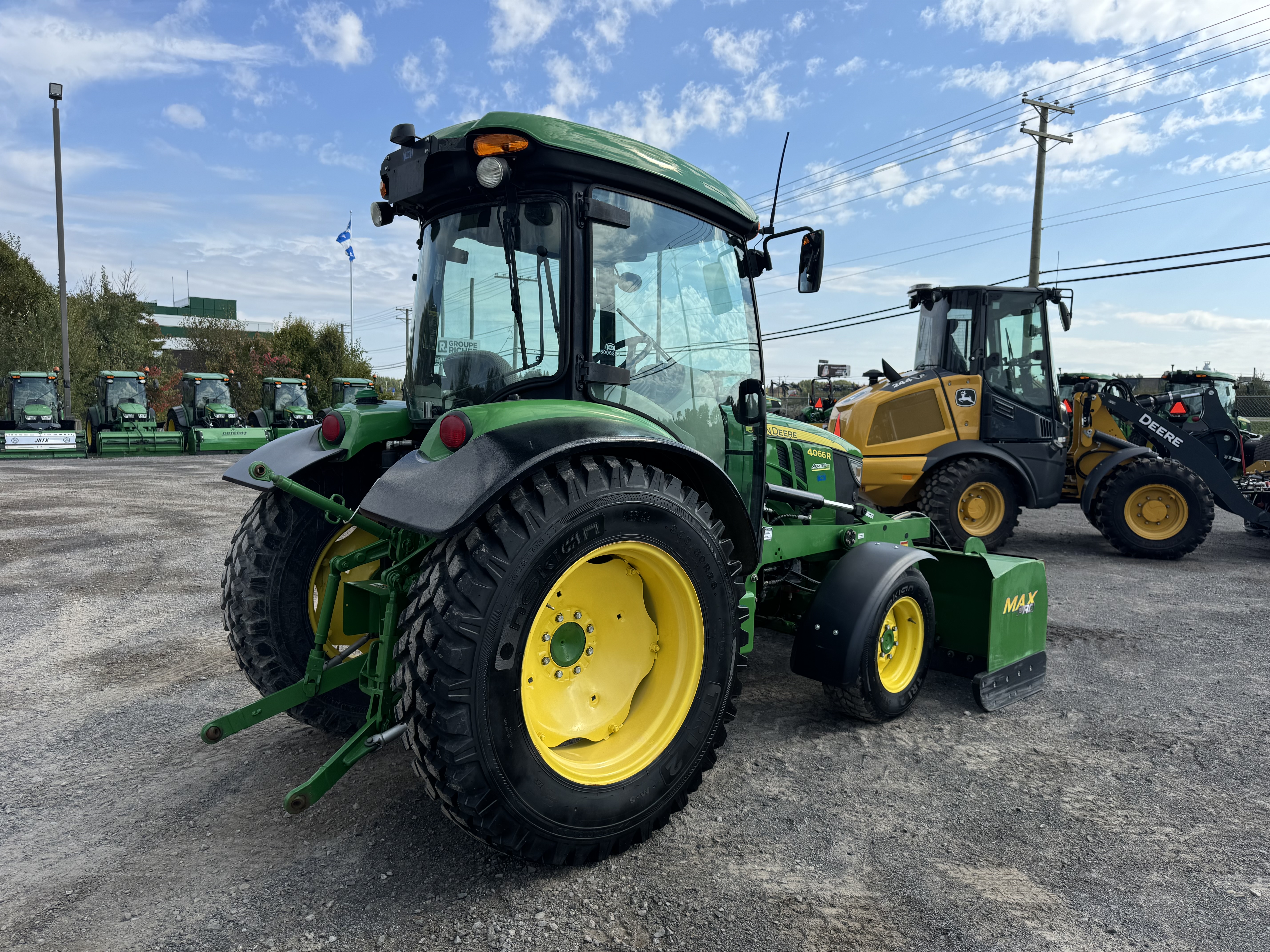 John Deere 4066R GRATTE NOKIAN 