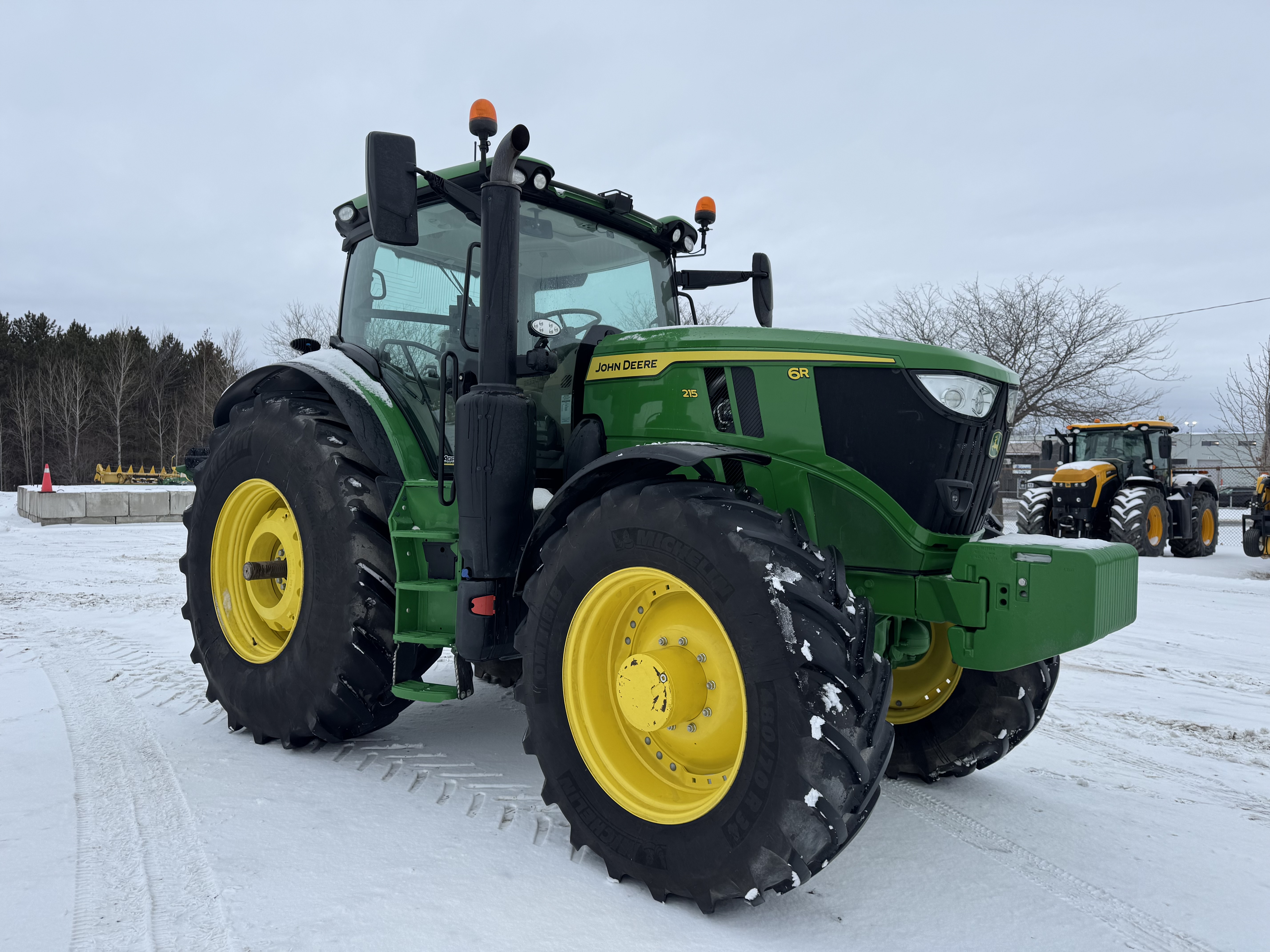 John Deere 6R 215  