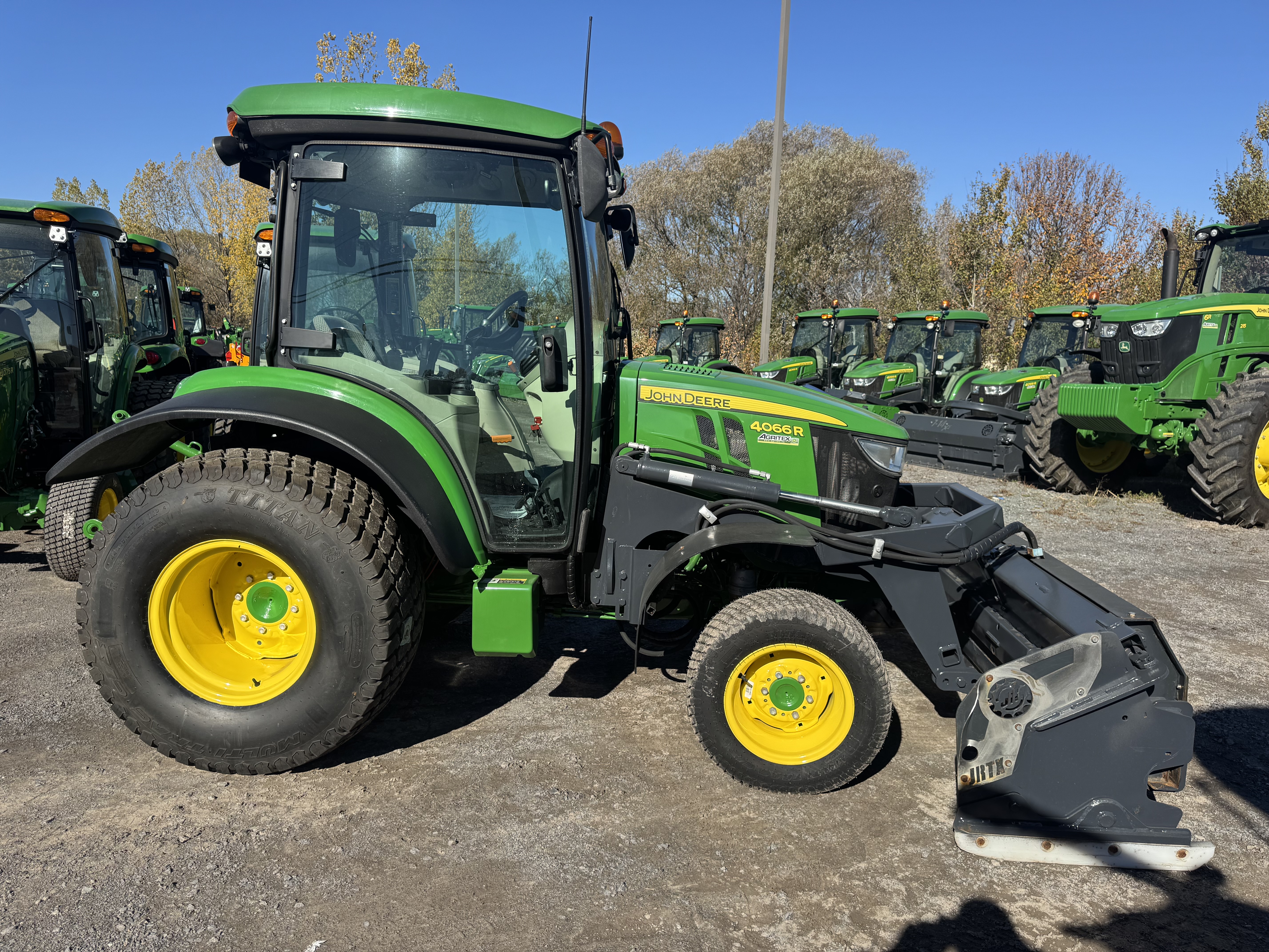 John Deere 4066R TURF JRTX    