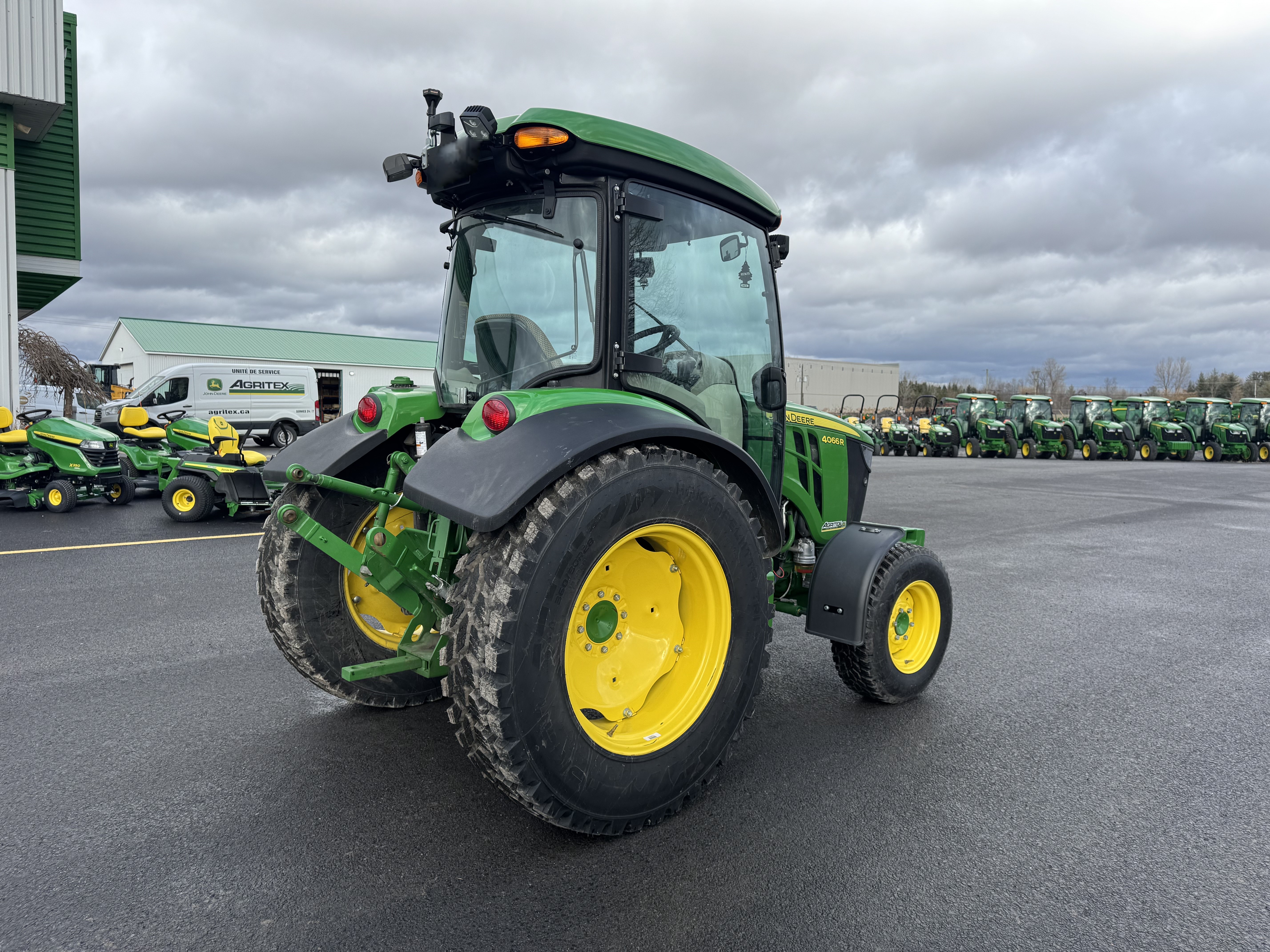 John Deere 4066R NOKIAN 