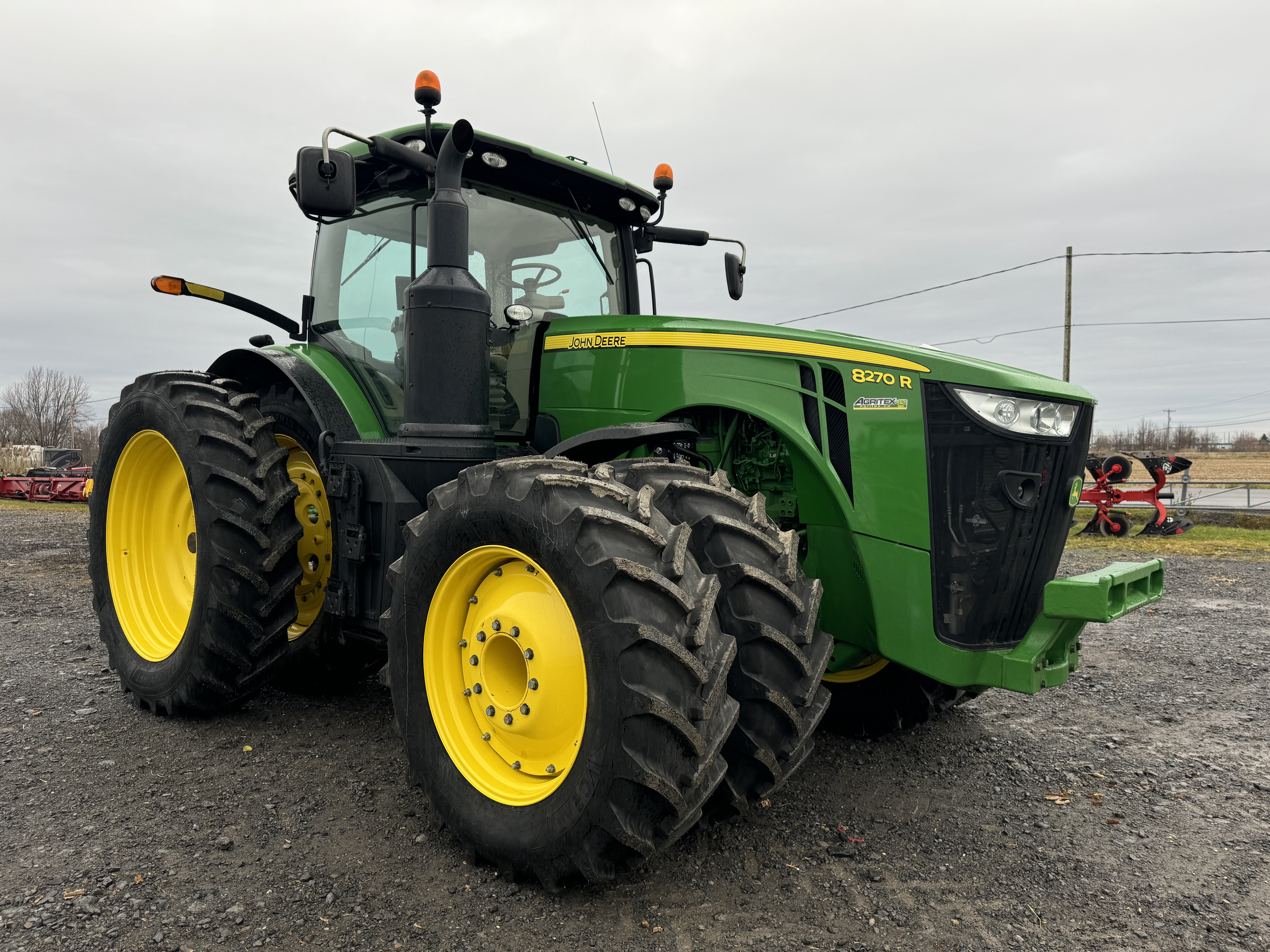 John Deere 8270R 