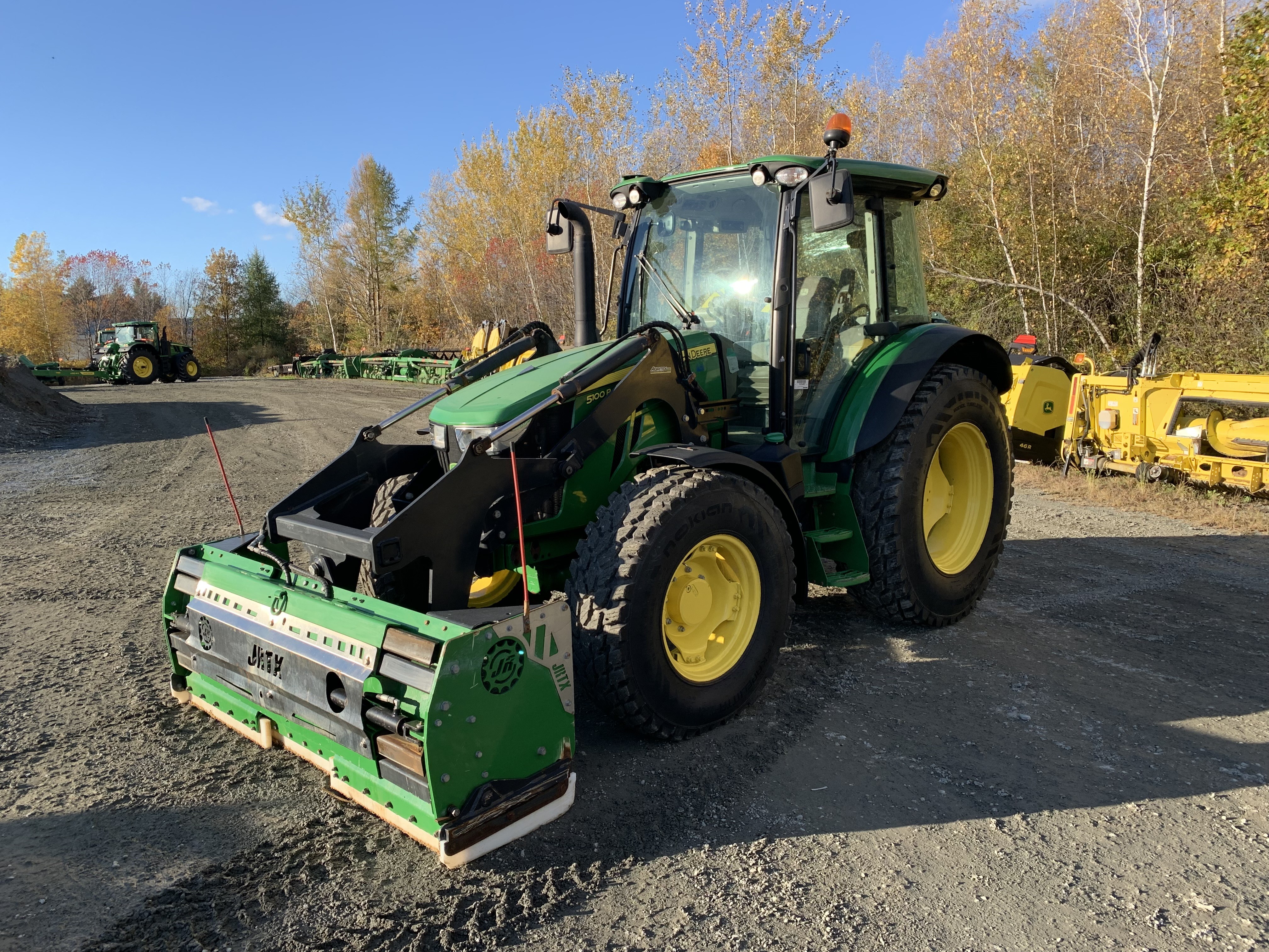 John Deere 5100R NOKIAN JRTX