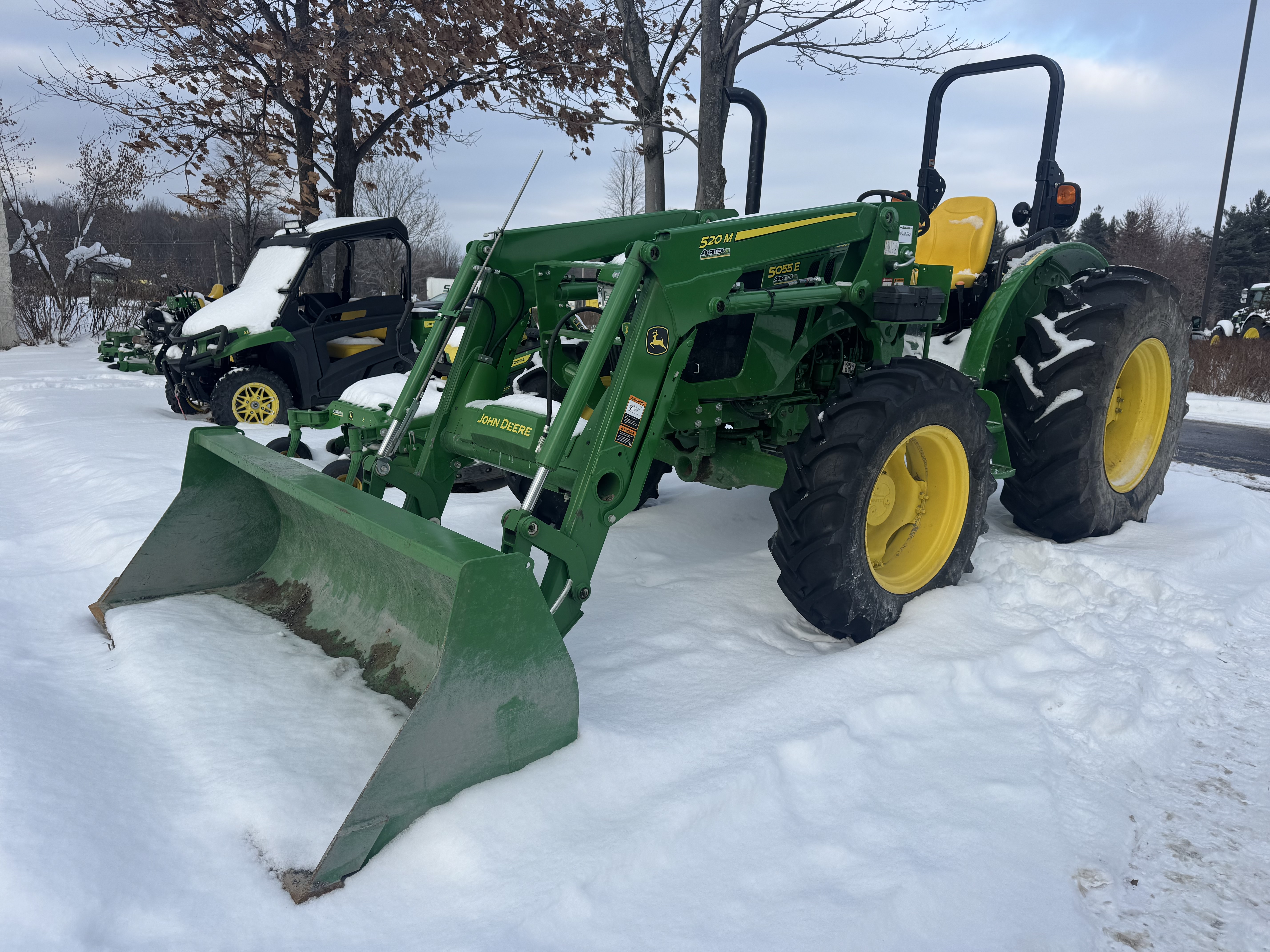 John Deere 5055E