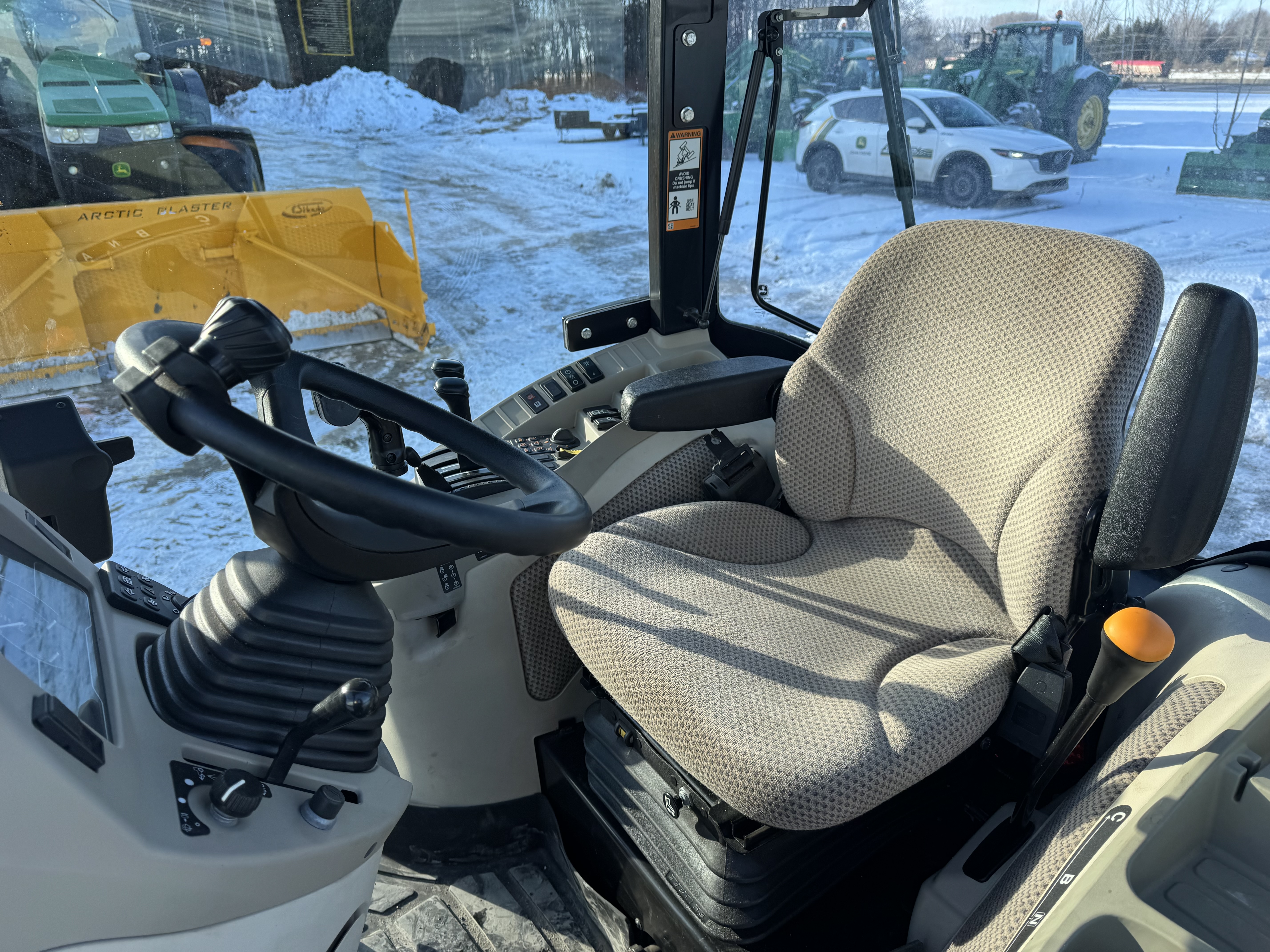 John Deere 4066R NOKIAN GRATTE