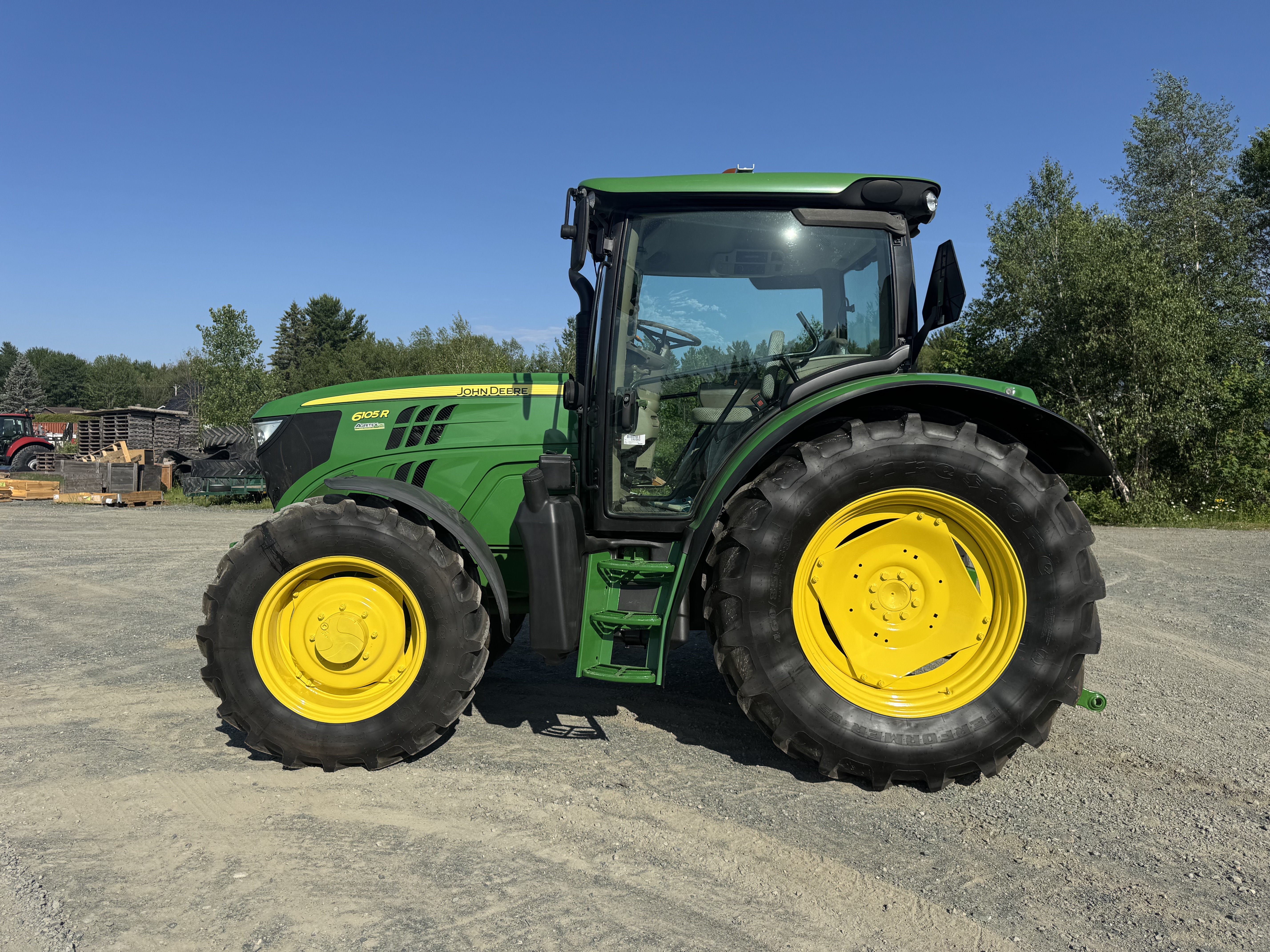John Deere 6105R   