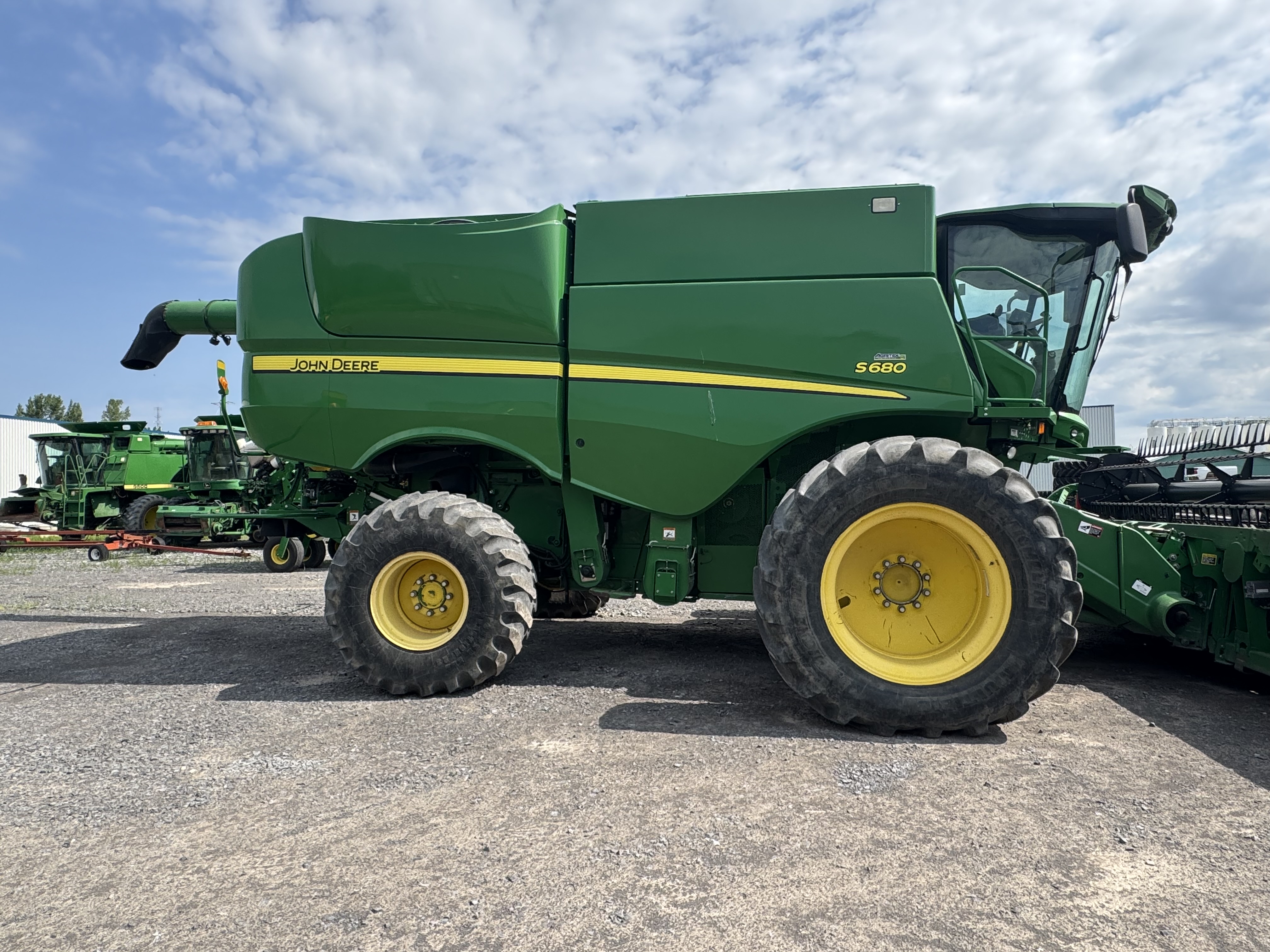 John Deere S680