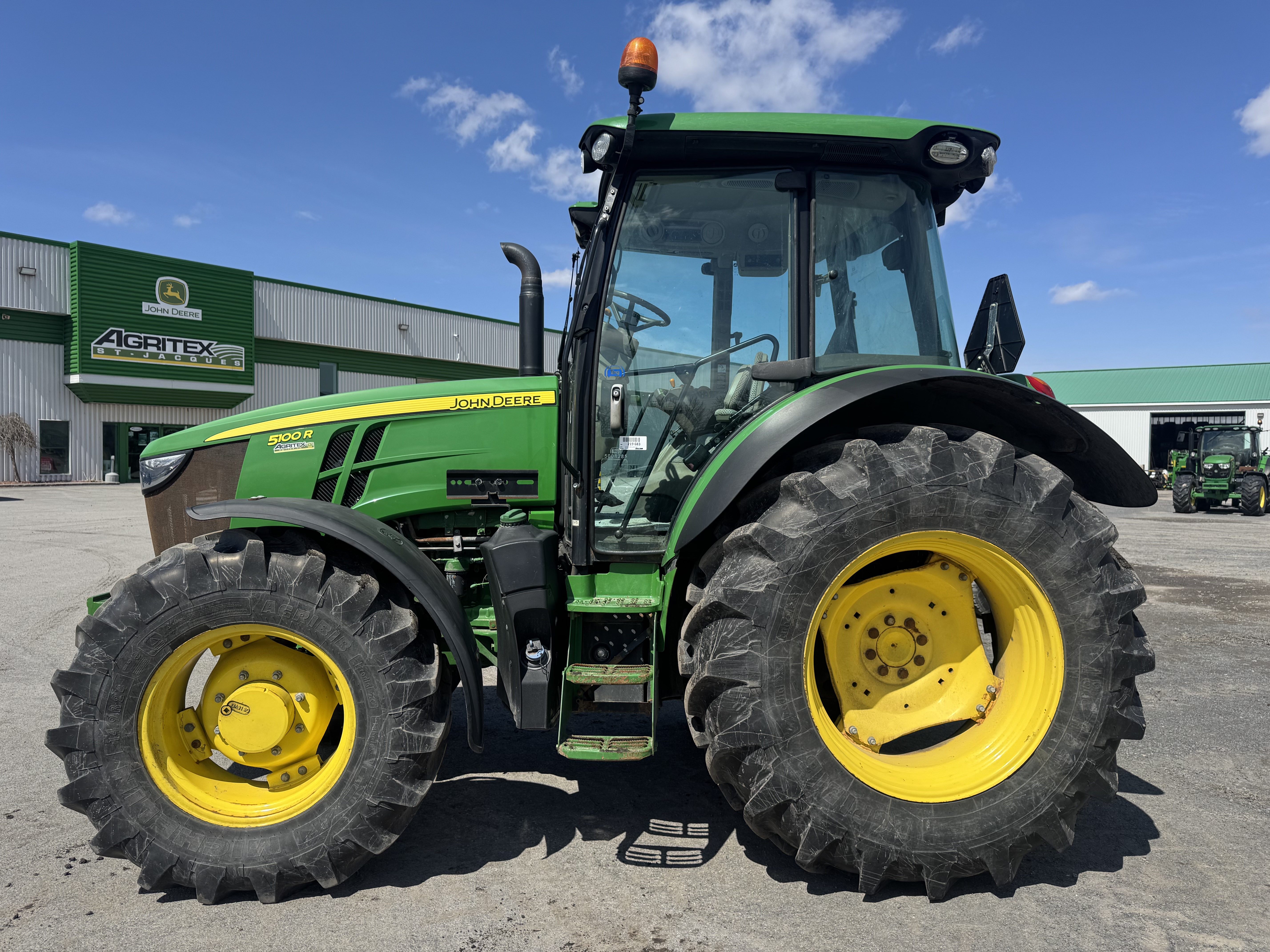 John Deere 5100R