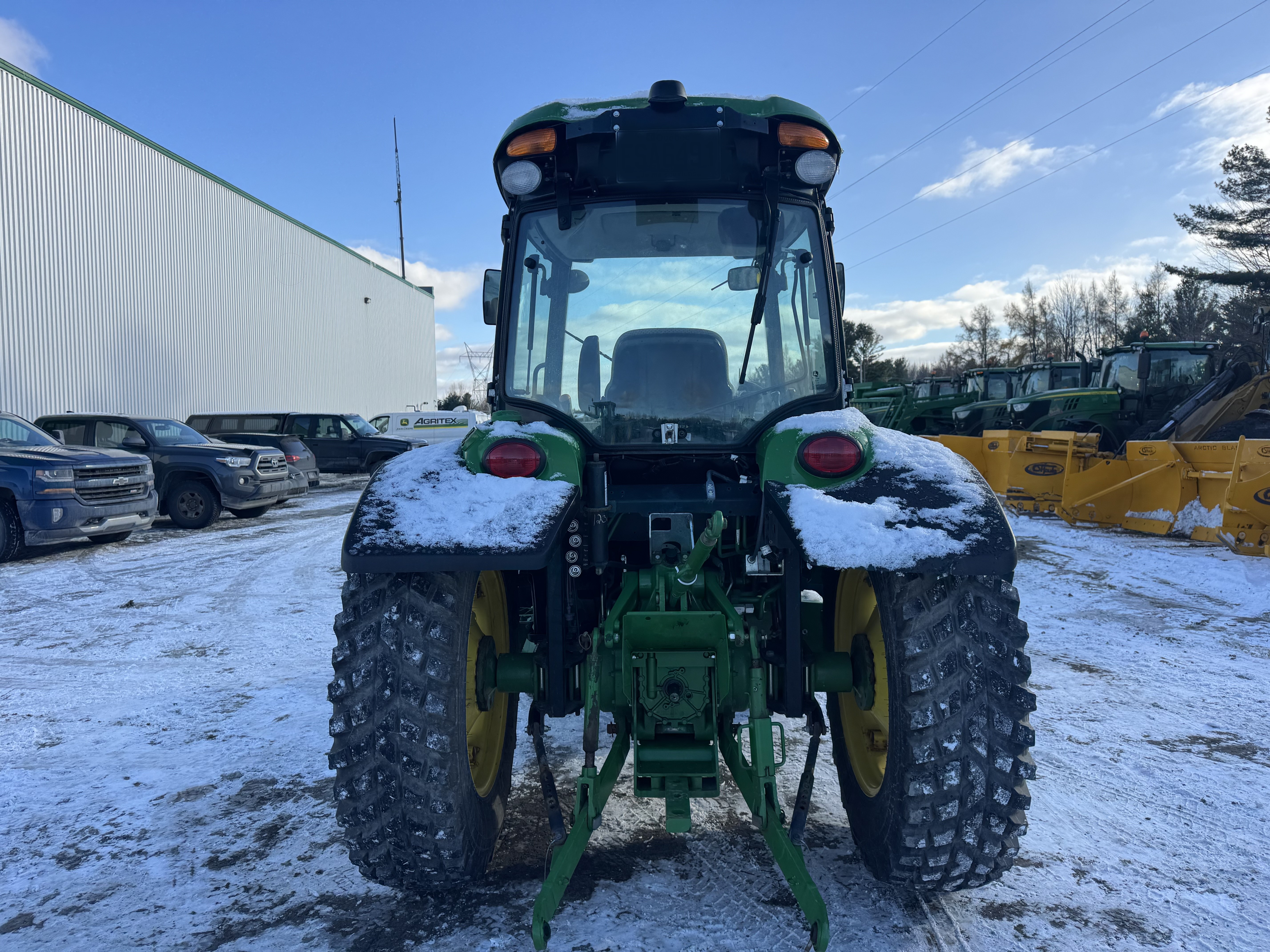 John Deere 4066R NOKIAN GRATTE