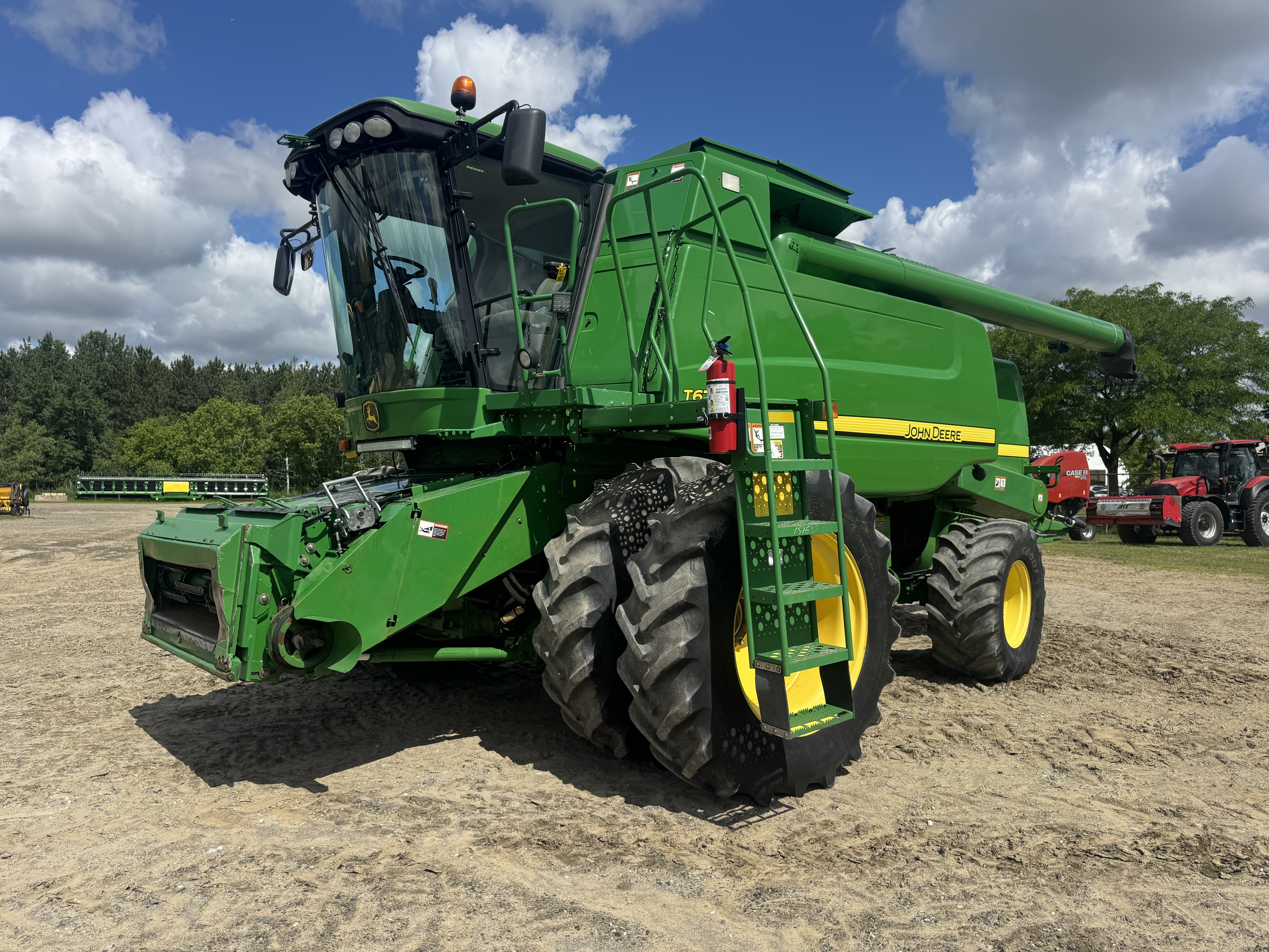 John Deere T670