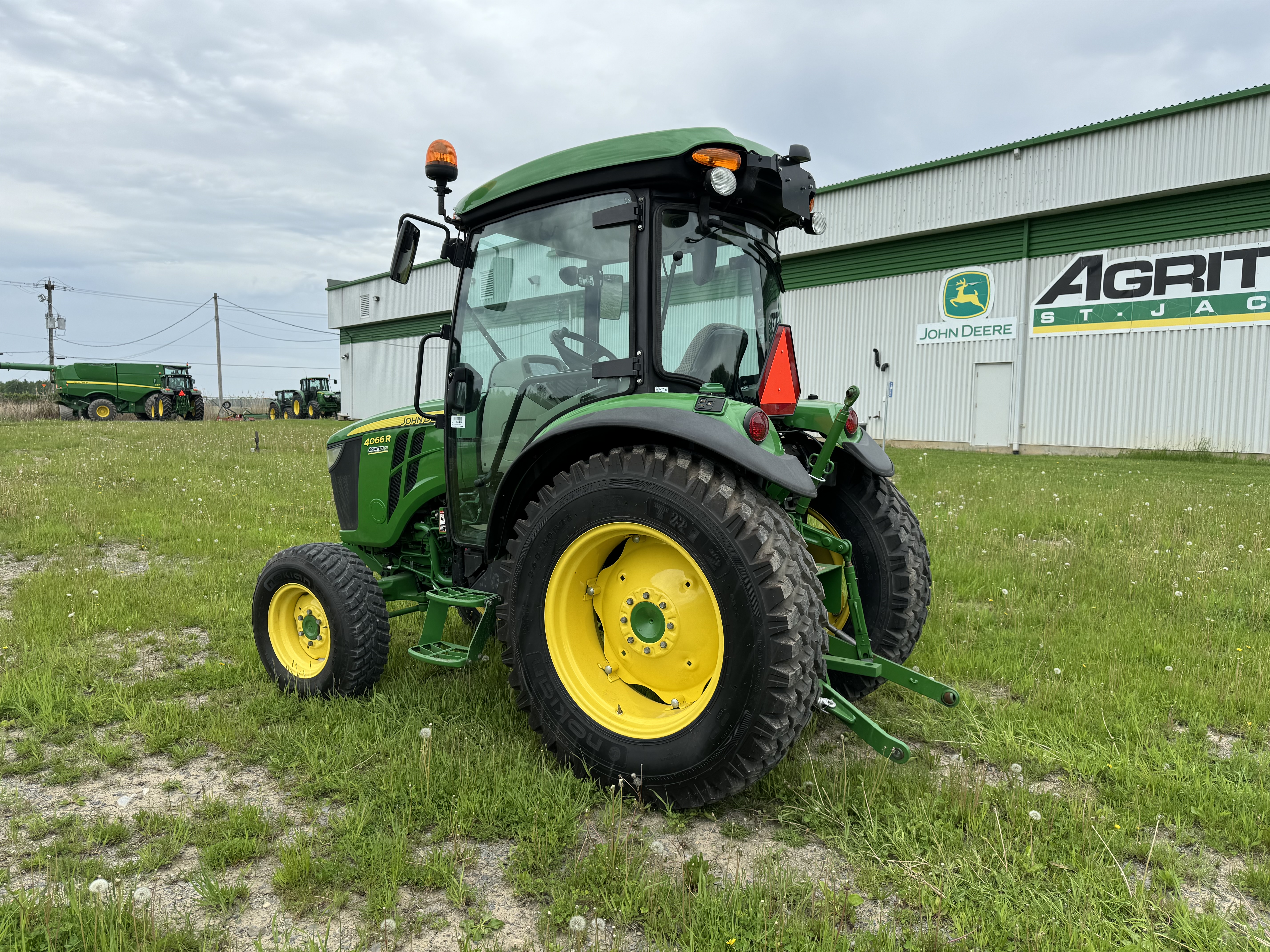 John Deere 4066R NOKIAN 