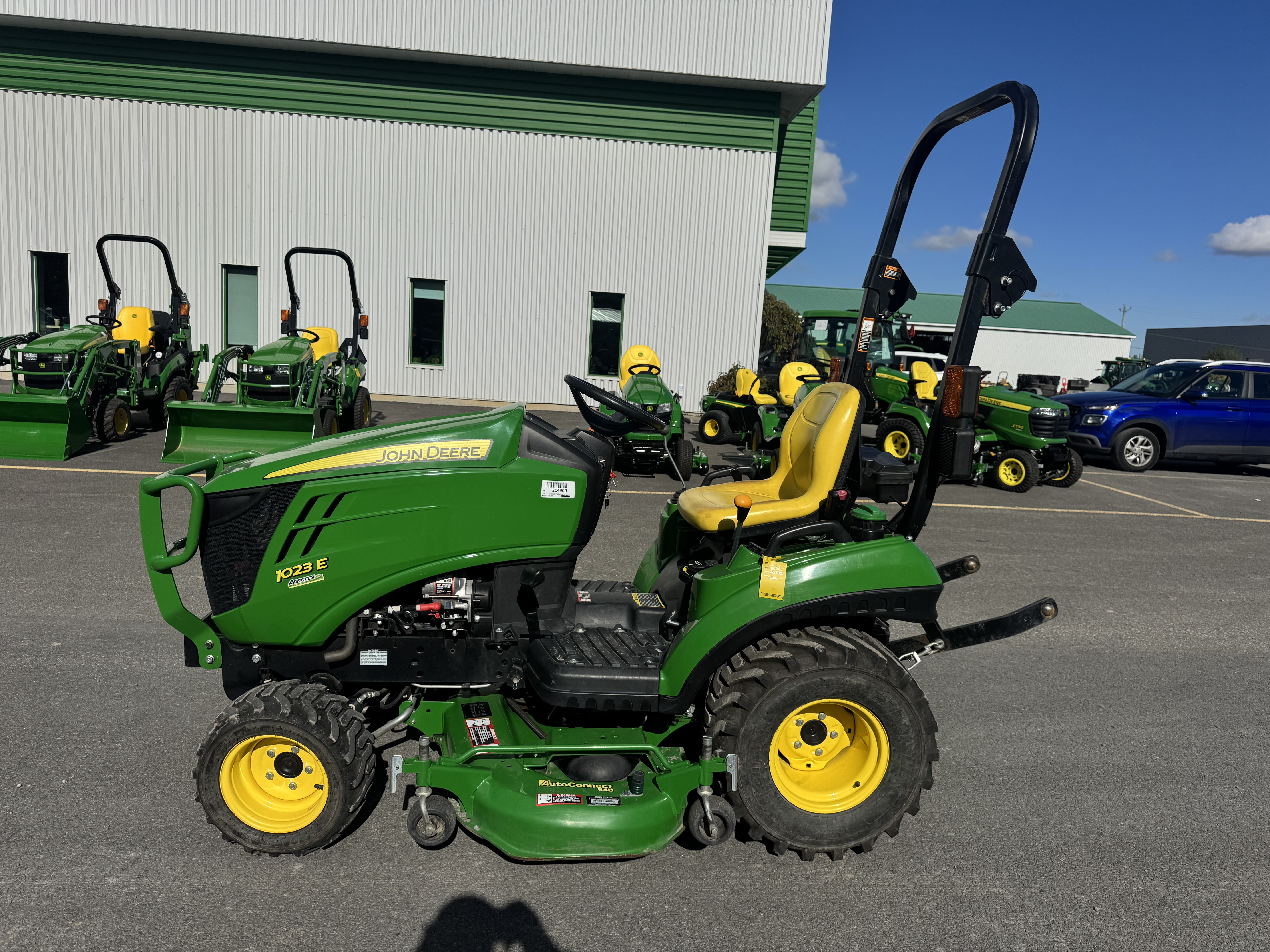 John Deere 1023E