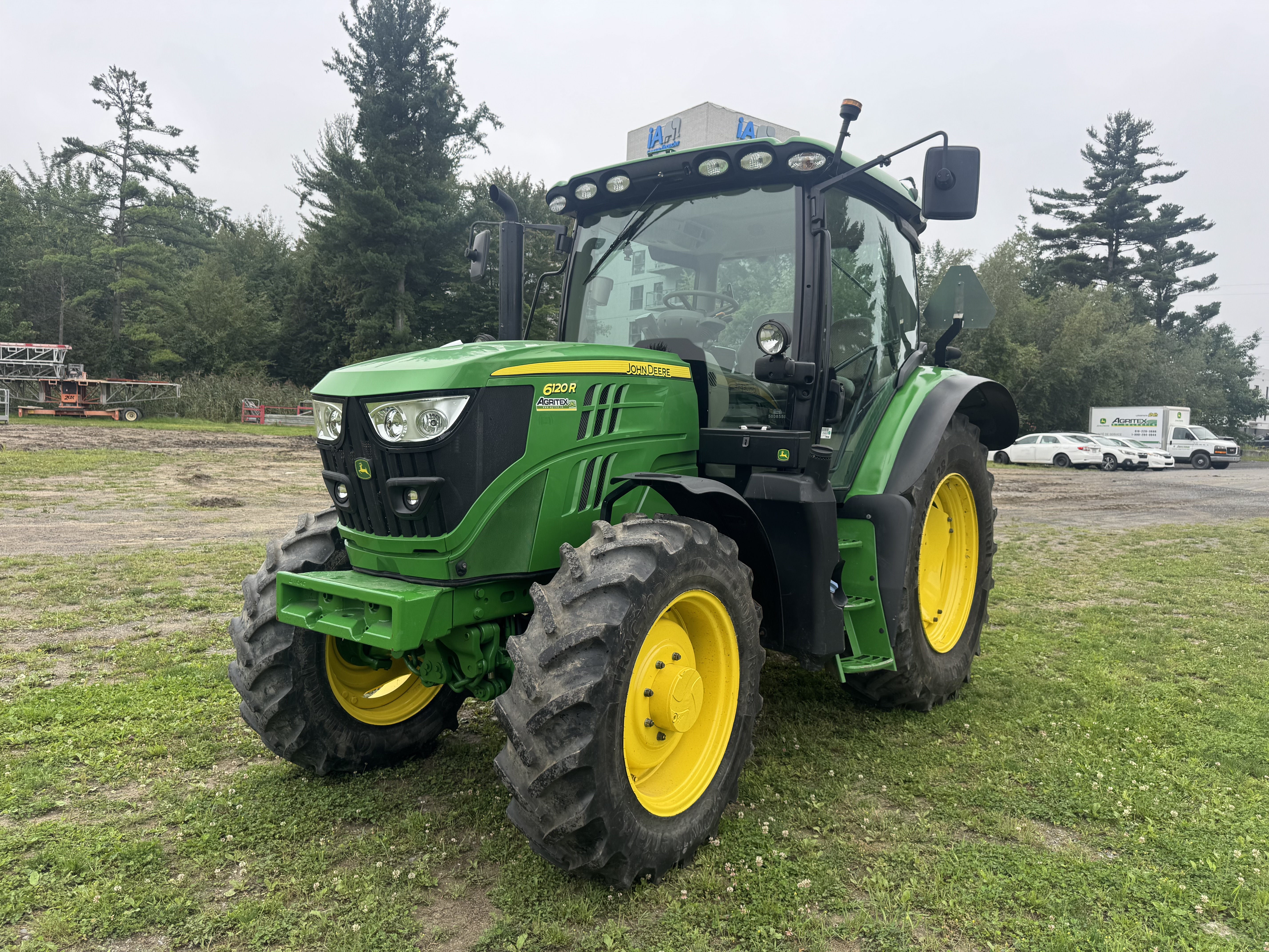 John Deere 6120R