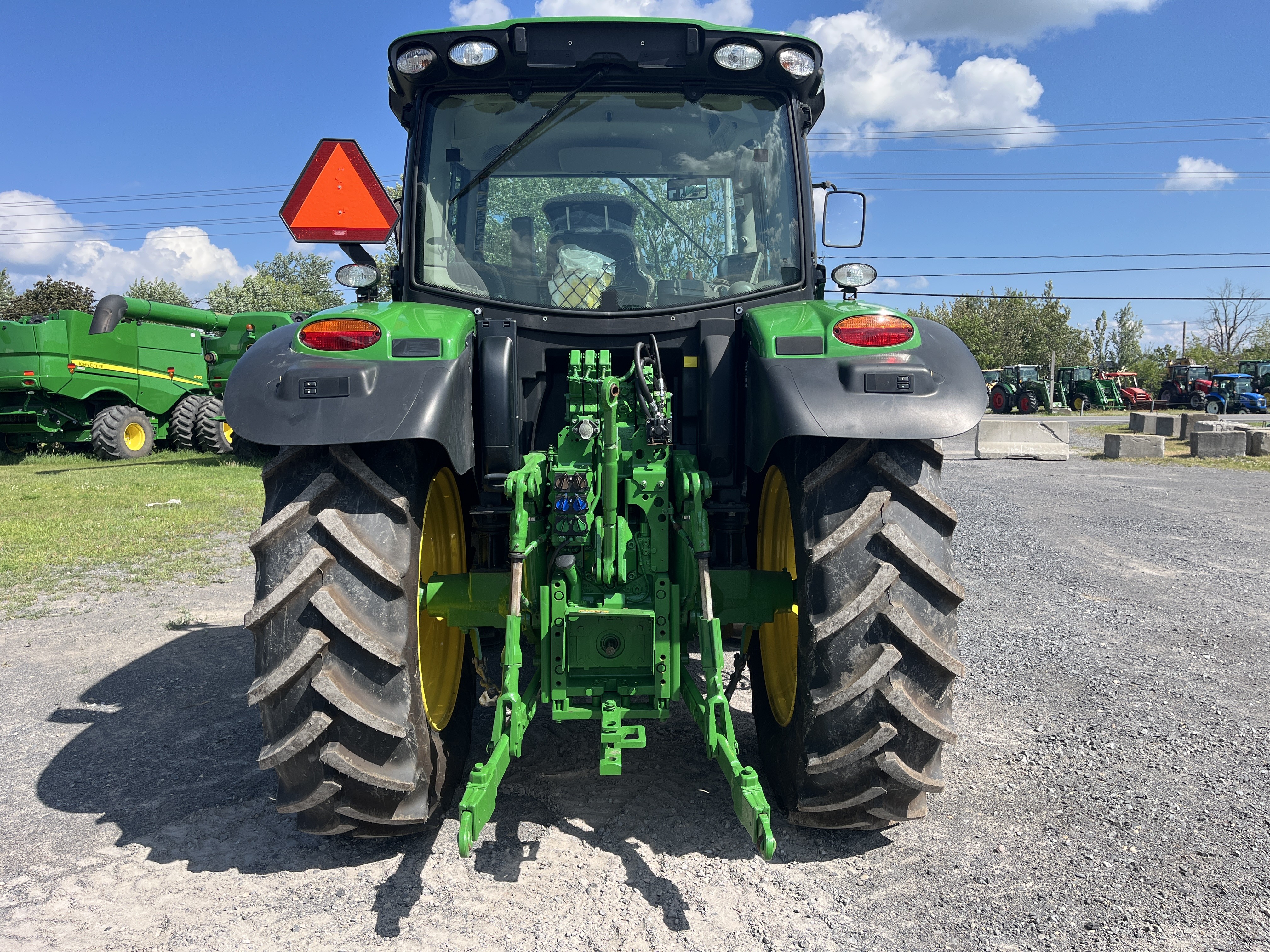 John Deere 6110R 