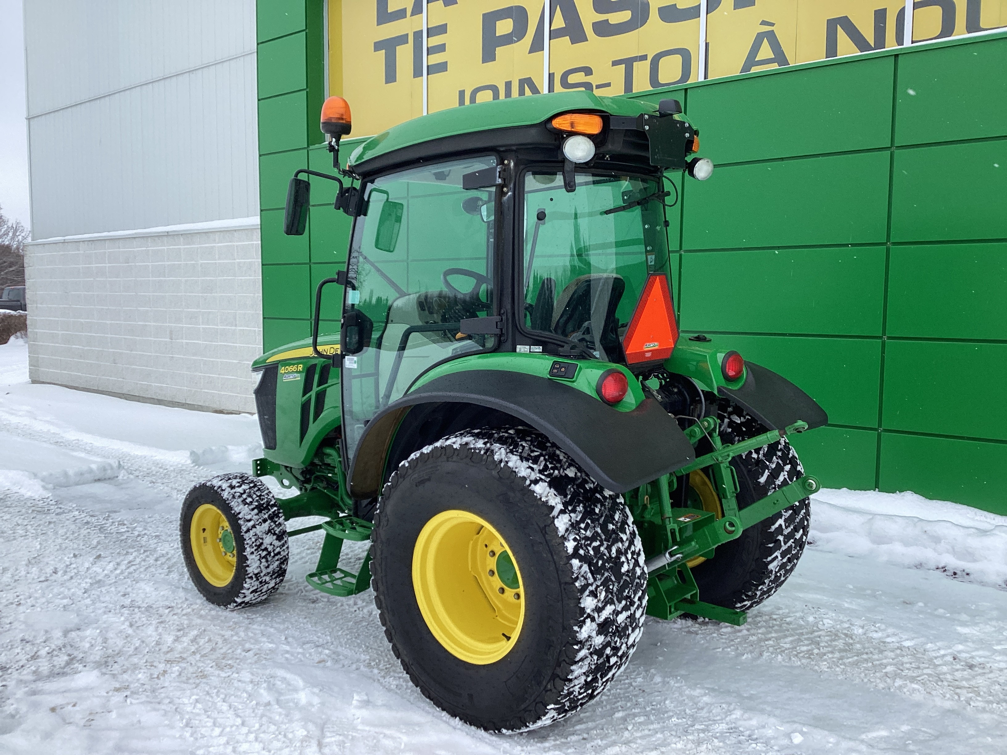 John Deere 4066R TURF