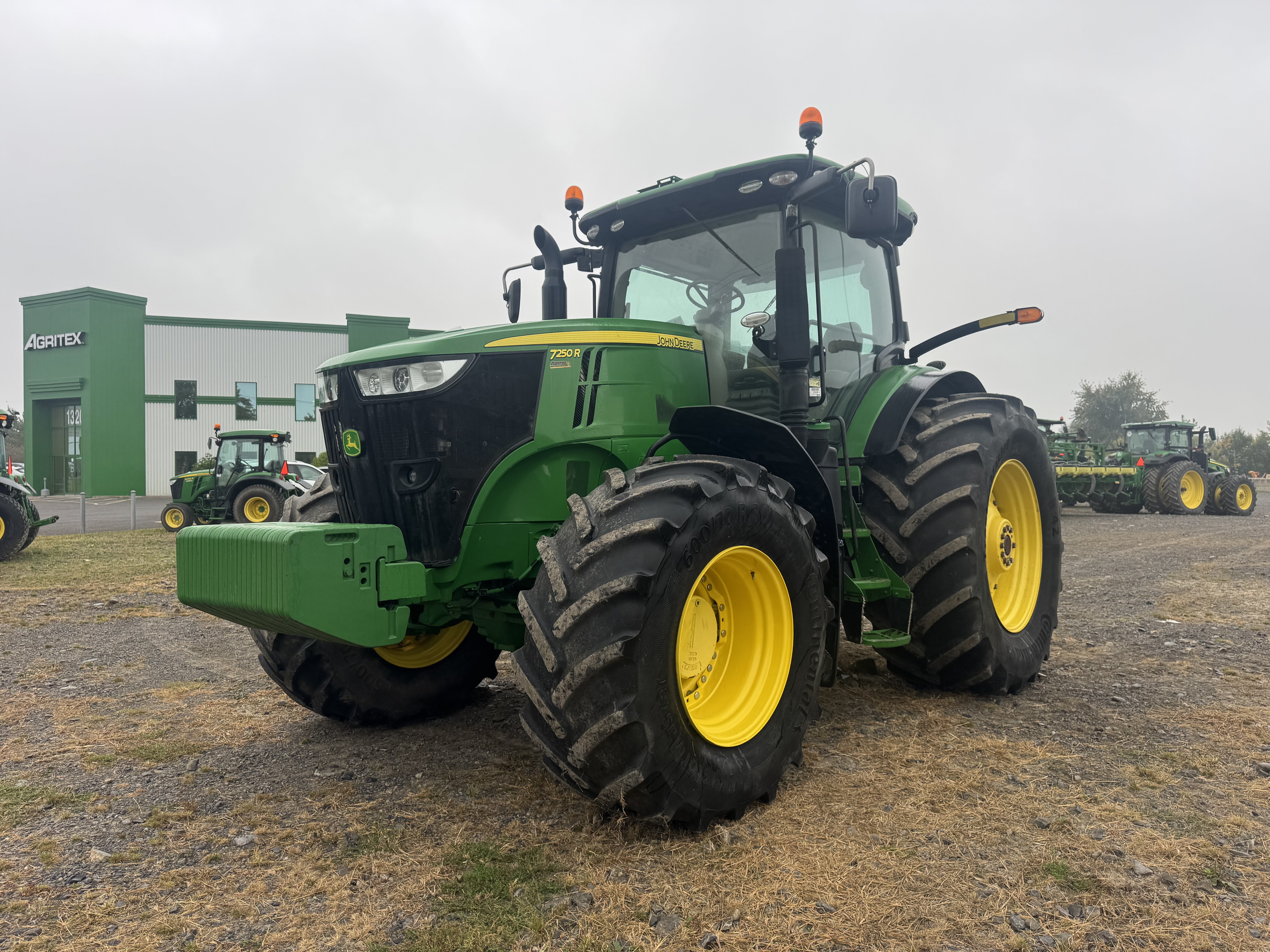 John Deere 7250R 
