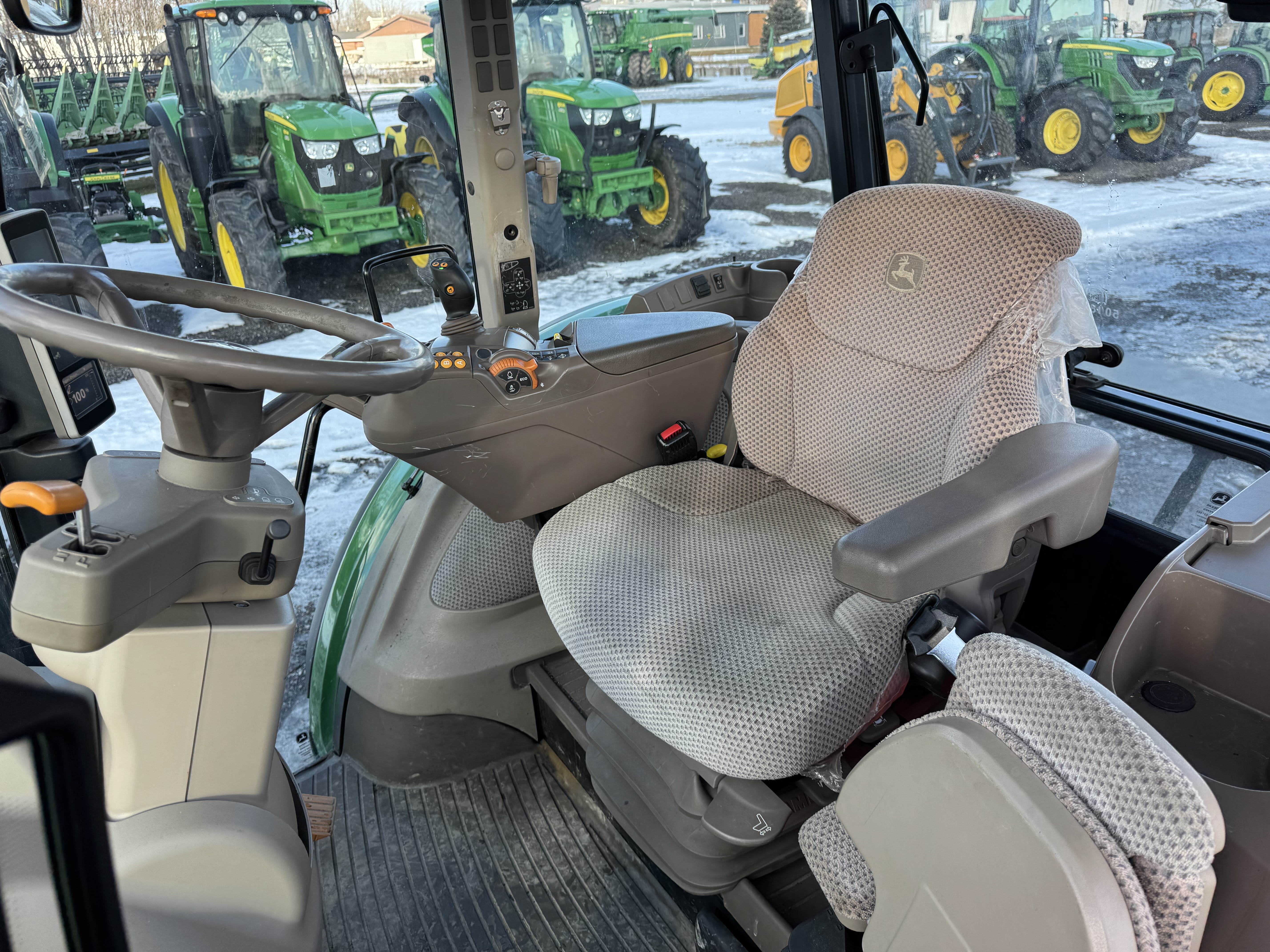 John Deere 5090R GRATTE