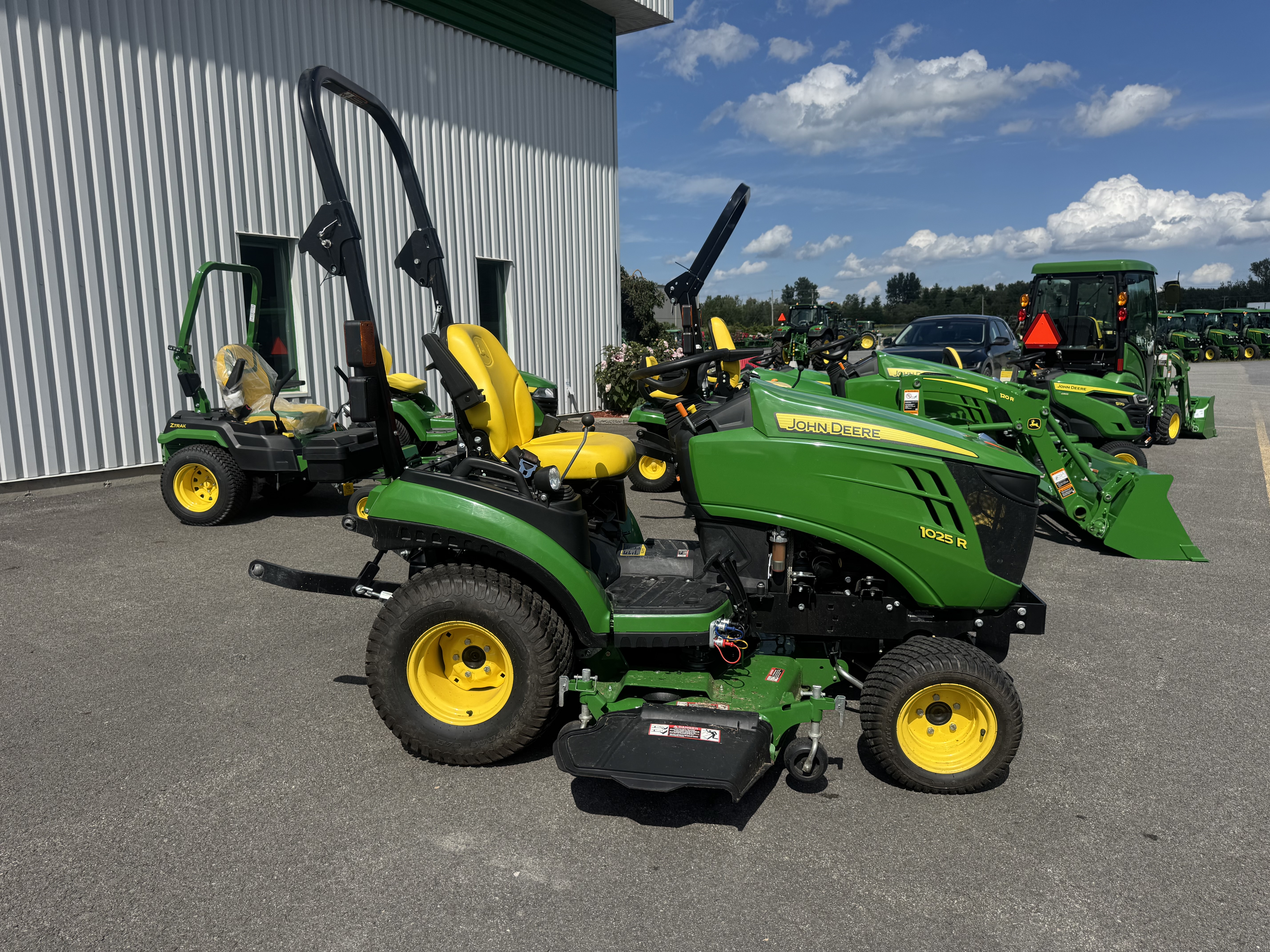 John Deere 1025R