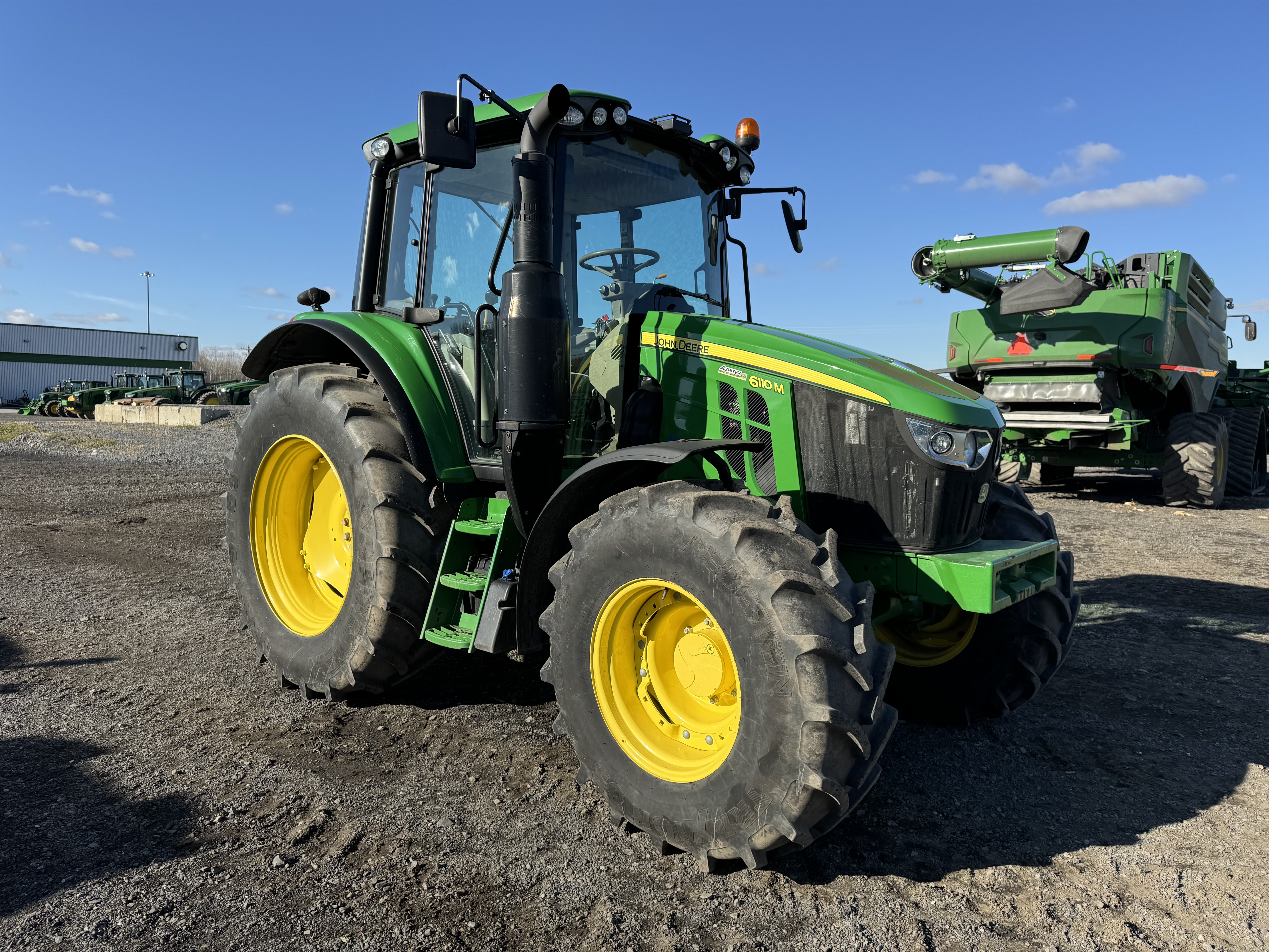 John Deere 6110M 